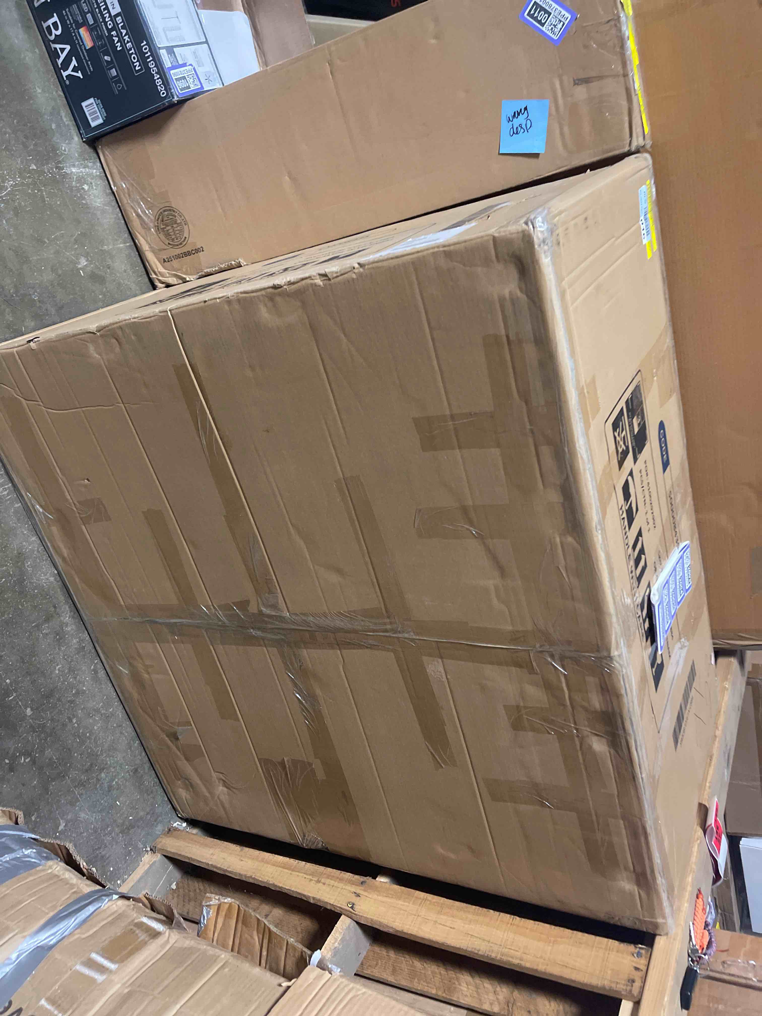 Condition photo showing As Is for Icelyn 3 - Piece Modern and Soft Upholstered Corner Sectional with 6 Throw Pillows