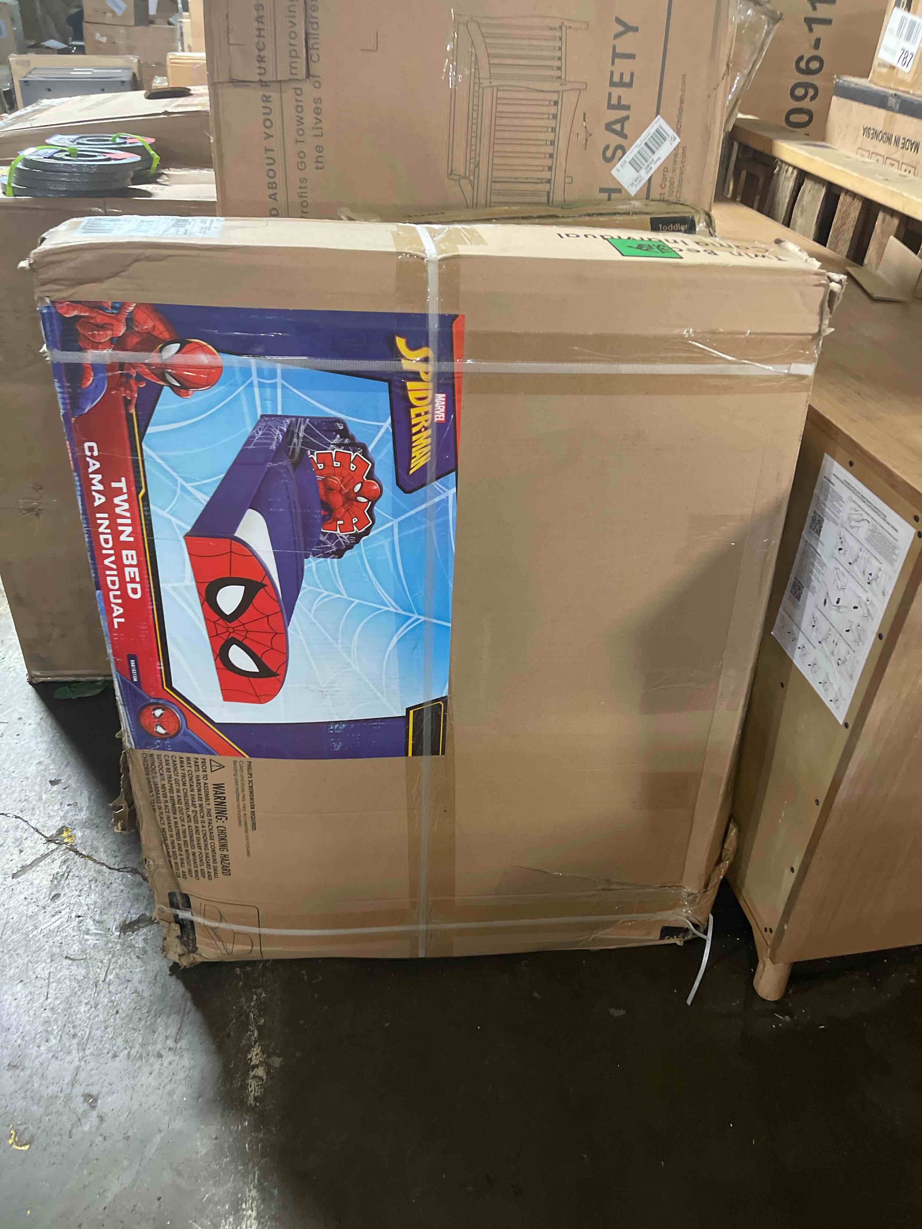 Condition photo showing New/Like New for Delta Children Marvel Spider Man Upholstered Twin Bed, Red/Blue Marvel Spider-man