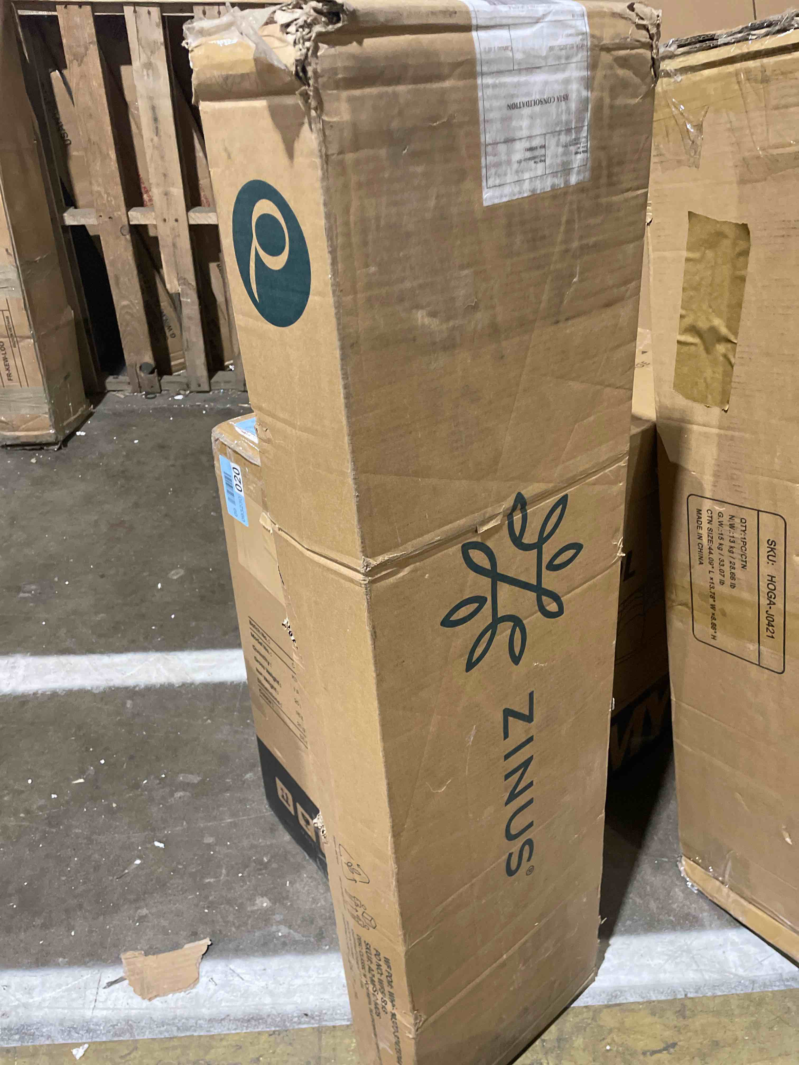 Condition photo showing New/Like New for Zinus 14 Inch Elias Metal Platform Bed Frame, Steel Support, No Box Spring Needed, Easy Assembly, Queen