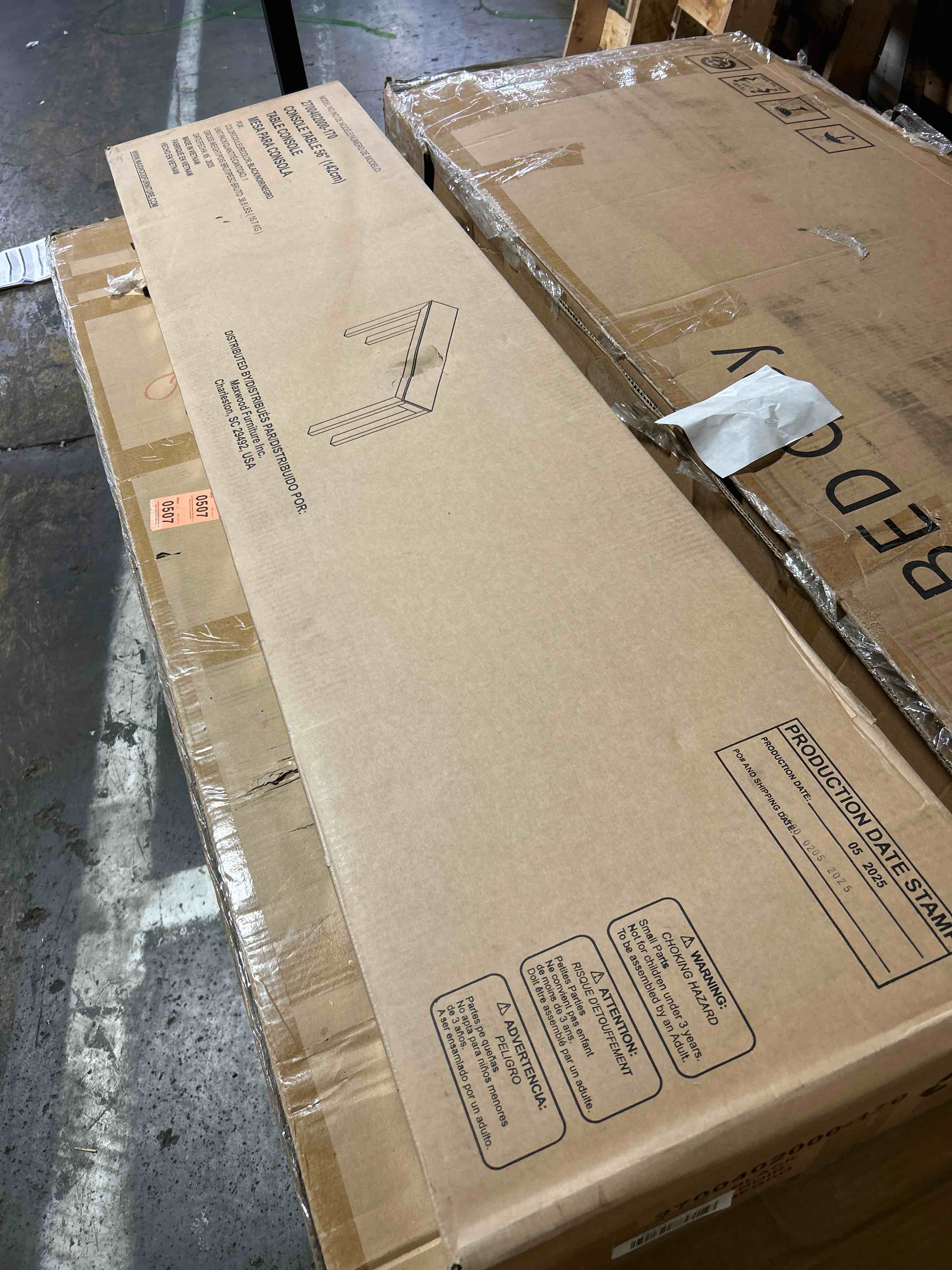 Condition photo showing New/Like New for Plank+Beam Modern Solid Wood Console Table, 46 Inch, Sofa Table, Narrow Entryway Table for Hallway, Behind The Couch, Living Room, Foyer, Easy Assembly, Black 46 Inch Table Black