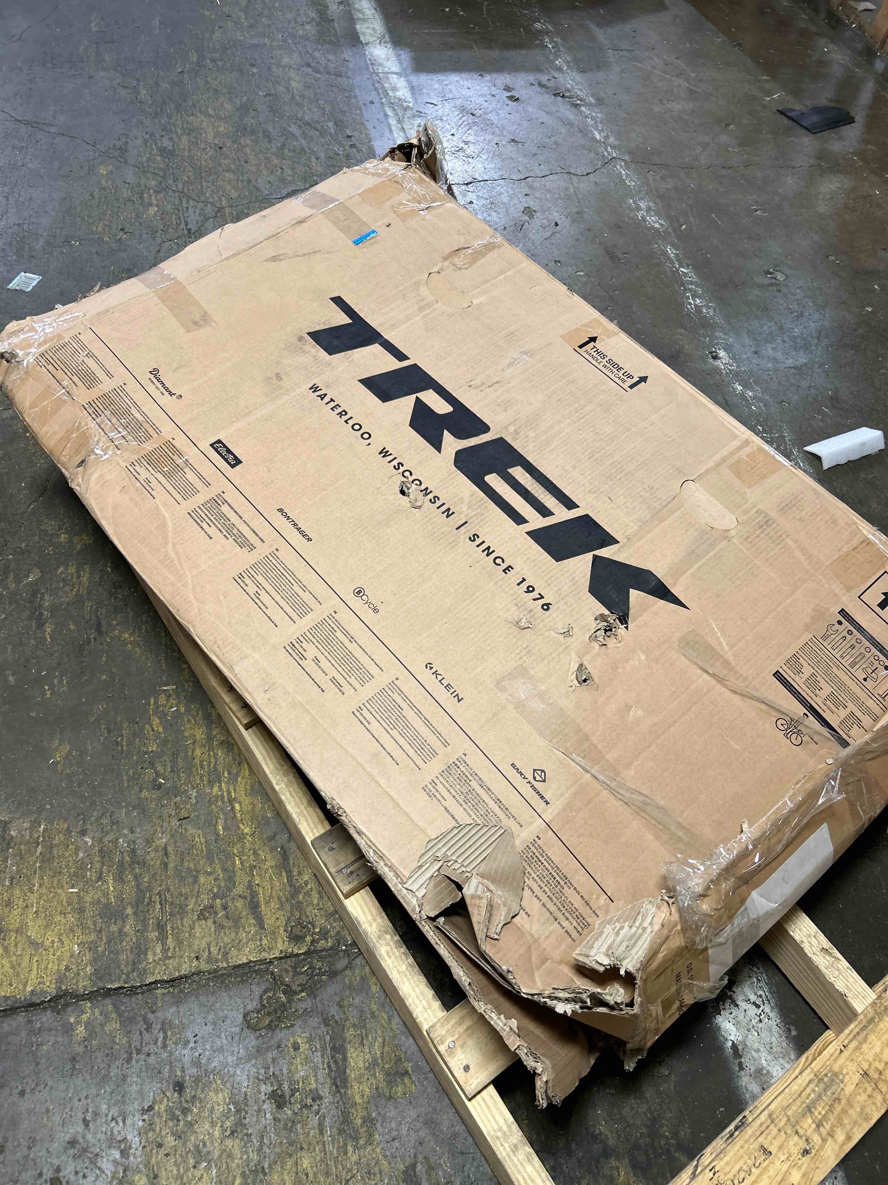 Condition photo showing As Is for WEIZE Mountain Bike, 26/27.5 inch Outdoor Cycling Bike,18-Speed/High-Carbon Steel/Dual Full Suspension, Adjustable Ergonomic Seat for Men Women Adult, MTB Bicycle with Suspension Fork,Sleek Colors White 27.5 inch(Damaged and open box 