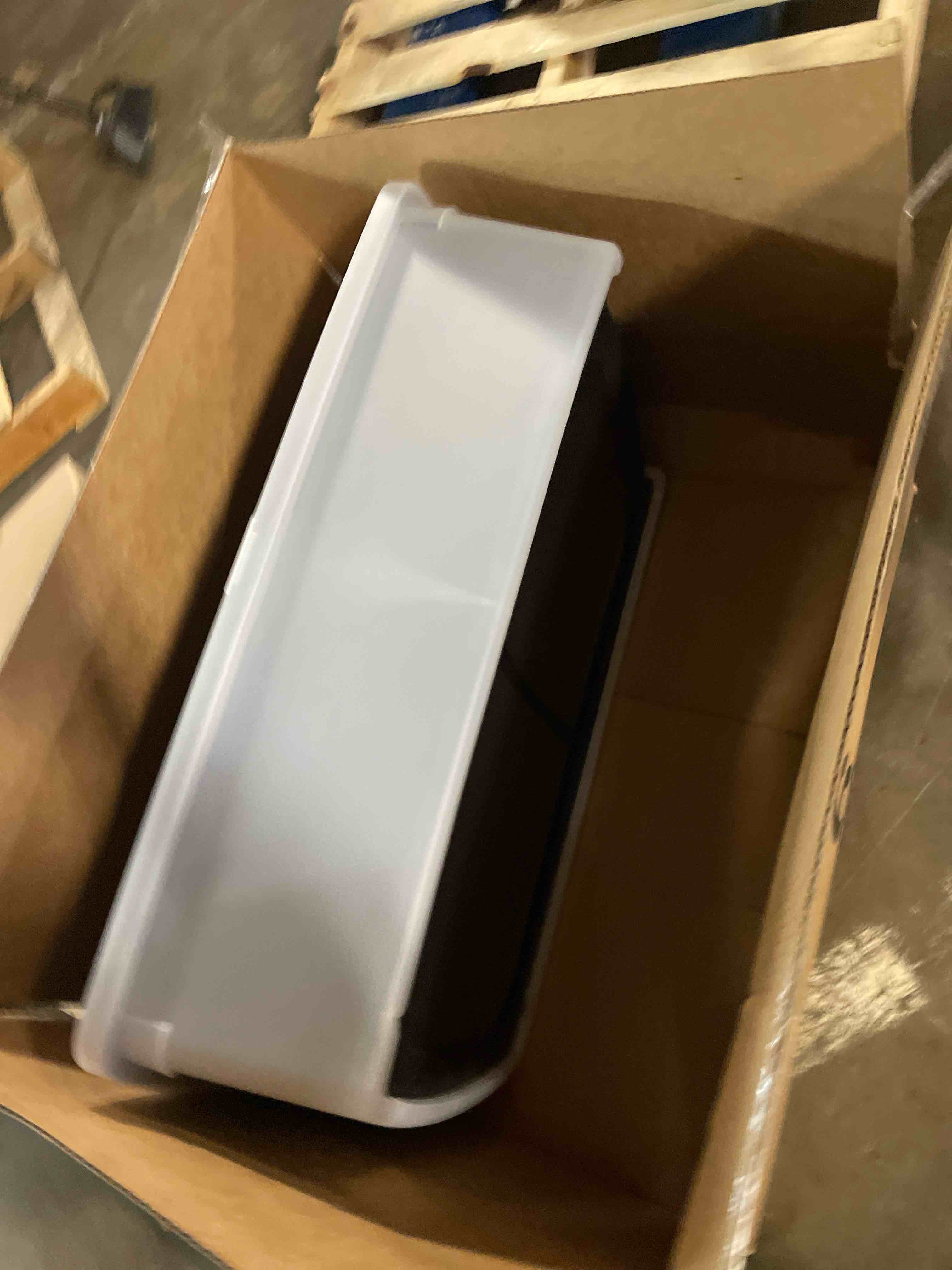 Condition photo showing New/Like New for Enclosed Stainless Steel Cat Litter Box with Lid, XL Extra Large Litter Box for Big Cats, Metal Litter Pan High Sided, Never Absorbs Odors, Anti-Urine Leakage, Easy Cleaning, Include Scoop 5 - Dark Gray (Pack of 1)