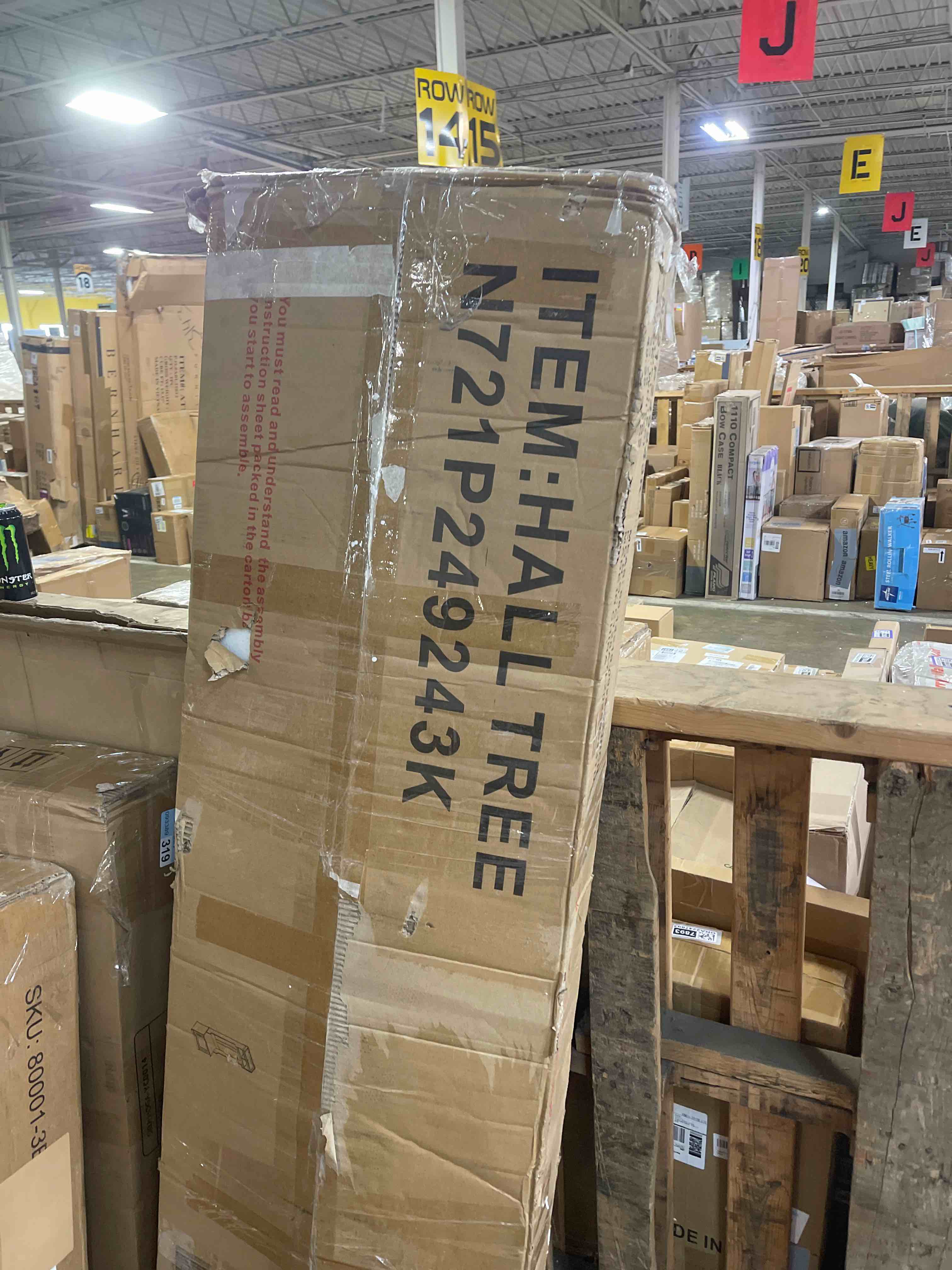 Condition photo showing New/Like New for Campesina Hall Tree 35.4'' Wide with Bench and Shoe Storage