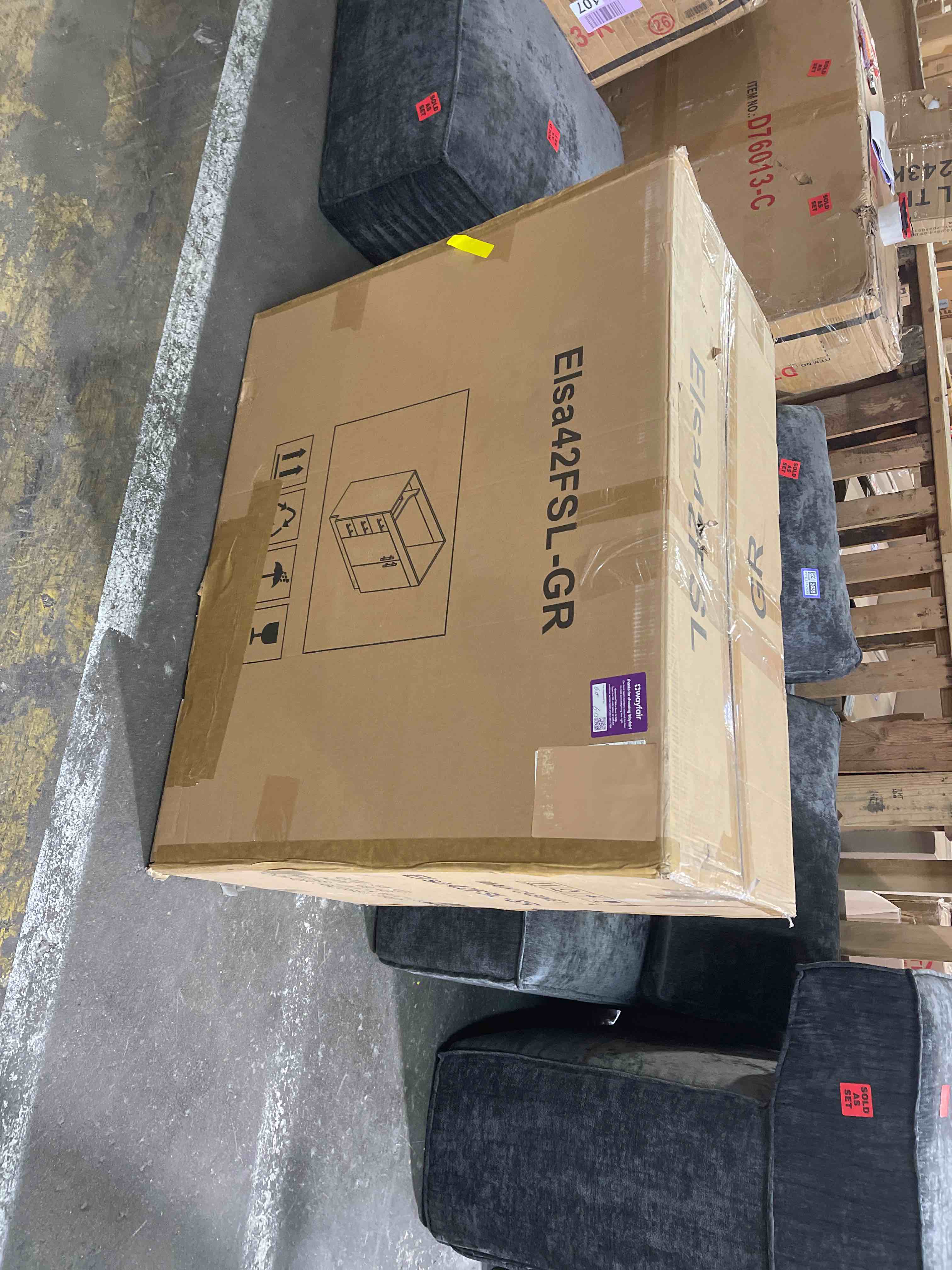 Condition photo showing New/Like New for 42'' Single Bathroom Vanity with Acrylic Top