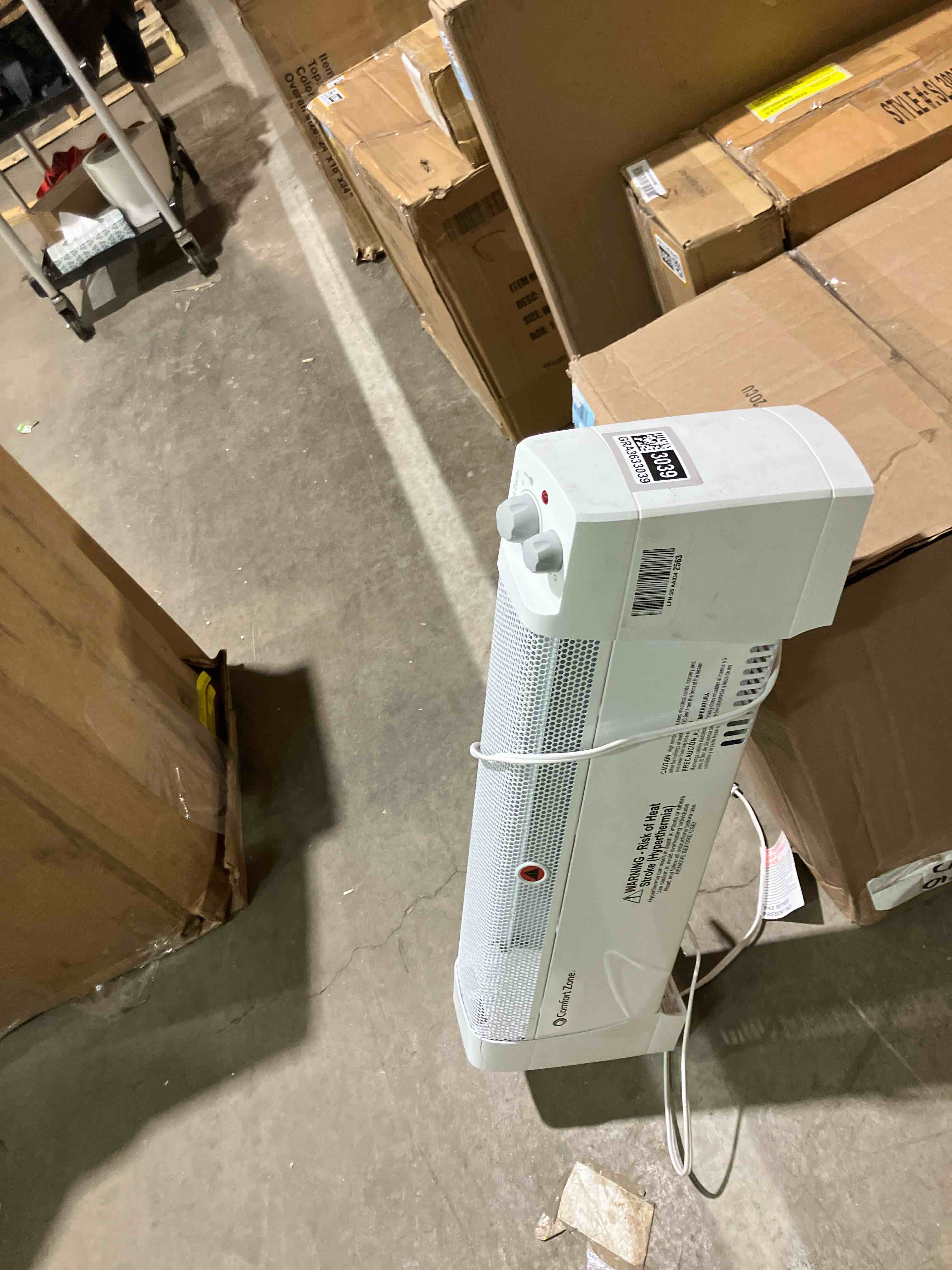 Condition photo showing As Is for Comfort Zone 1 500-Watt Convection Baseboard Heater with Silent Operation  White