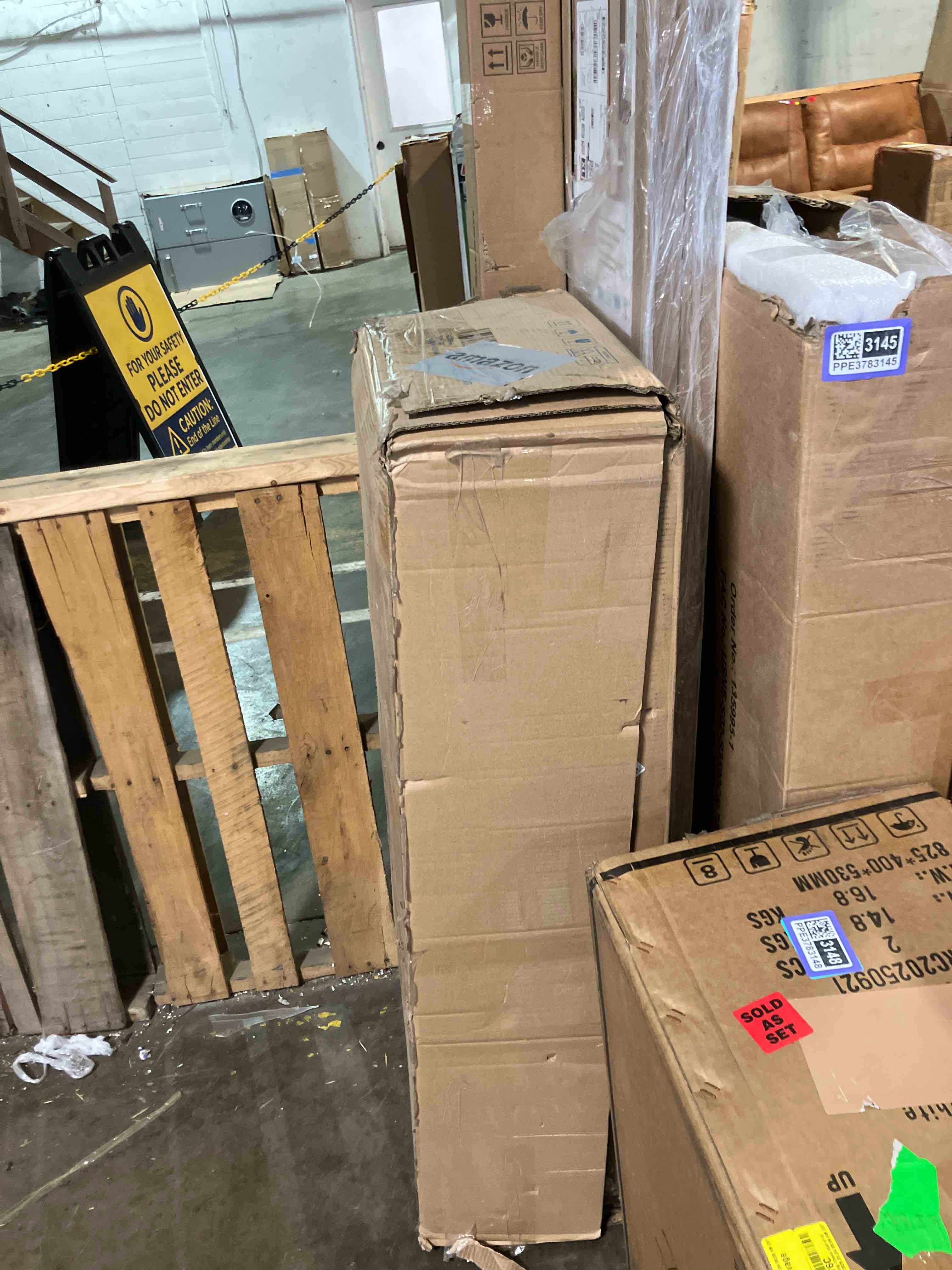 Condition photo showing New/Like New for rattan 8 drawer dresser for bedroom, 15.7"d x 47.1"w x 43.8"h (8 drawers) oak