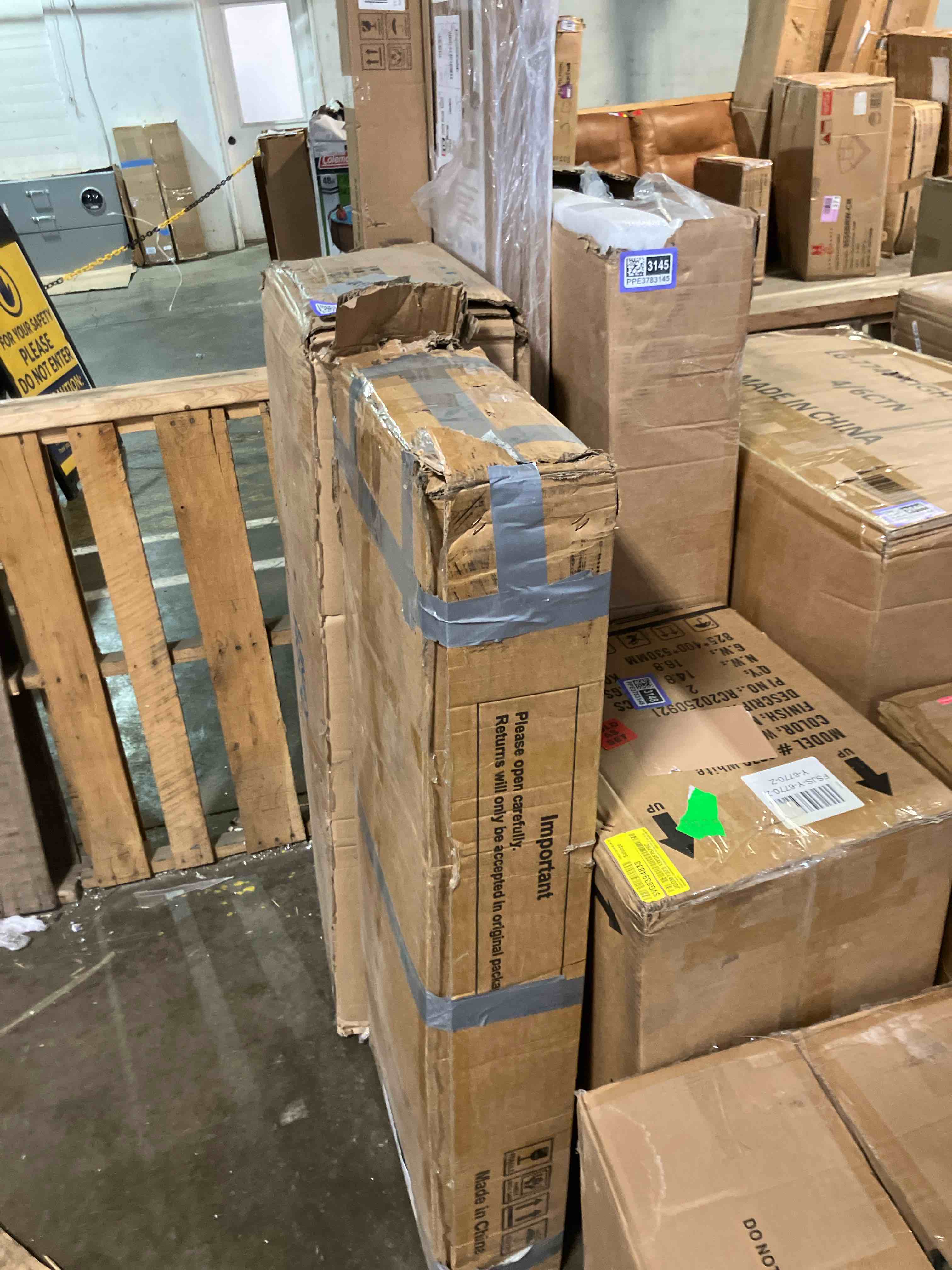 Condition photo showing New/Like New for 11 ft drywall lift panel hoist with 360° rotation, 150 lbs capacity heavy duty jack, adjustable telescopic arm & locking caster wheels