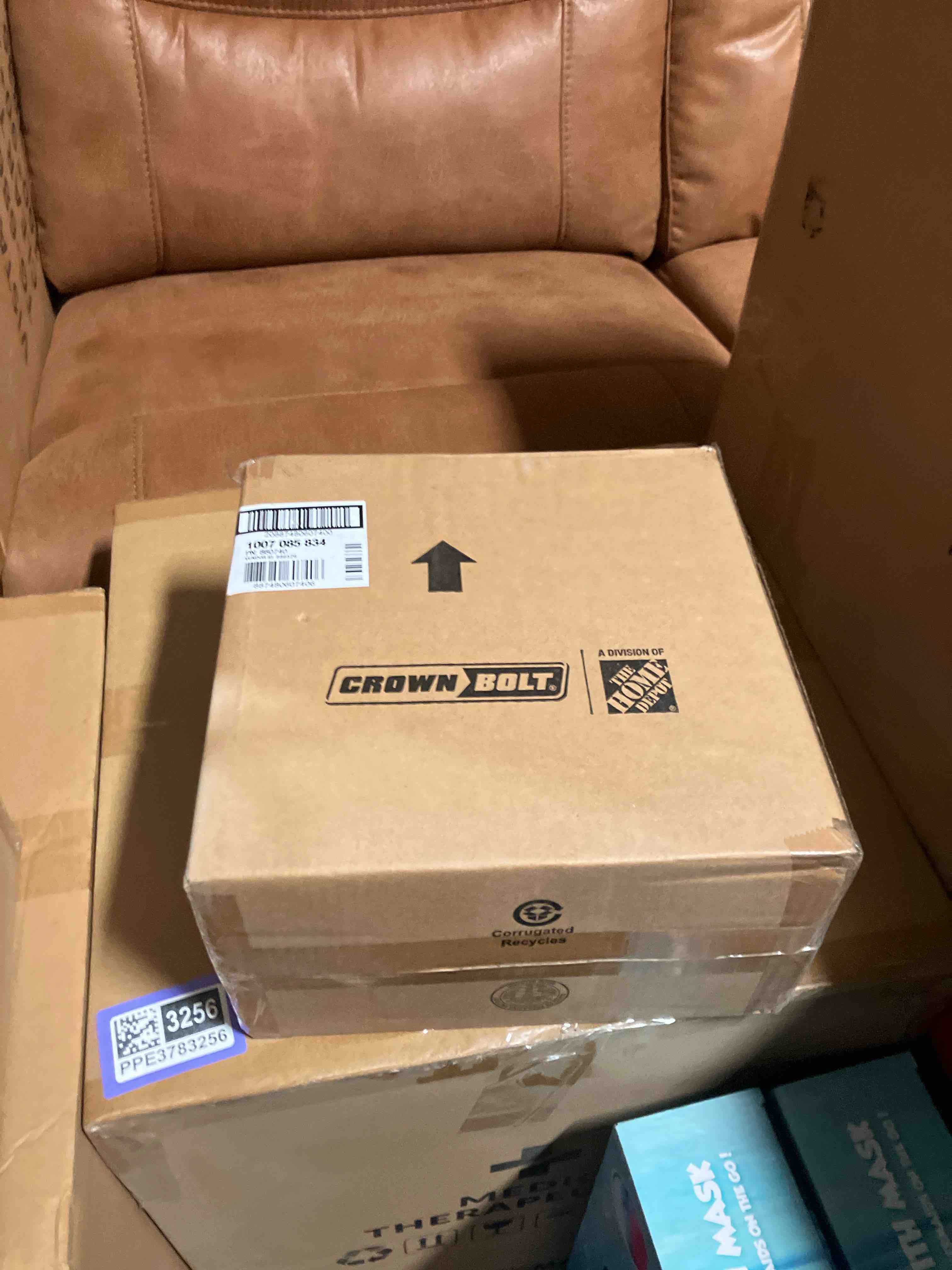 Condition photo showing New/Like New for metal rod and cord pendant kit - oil rubbed bronze