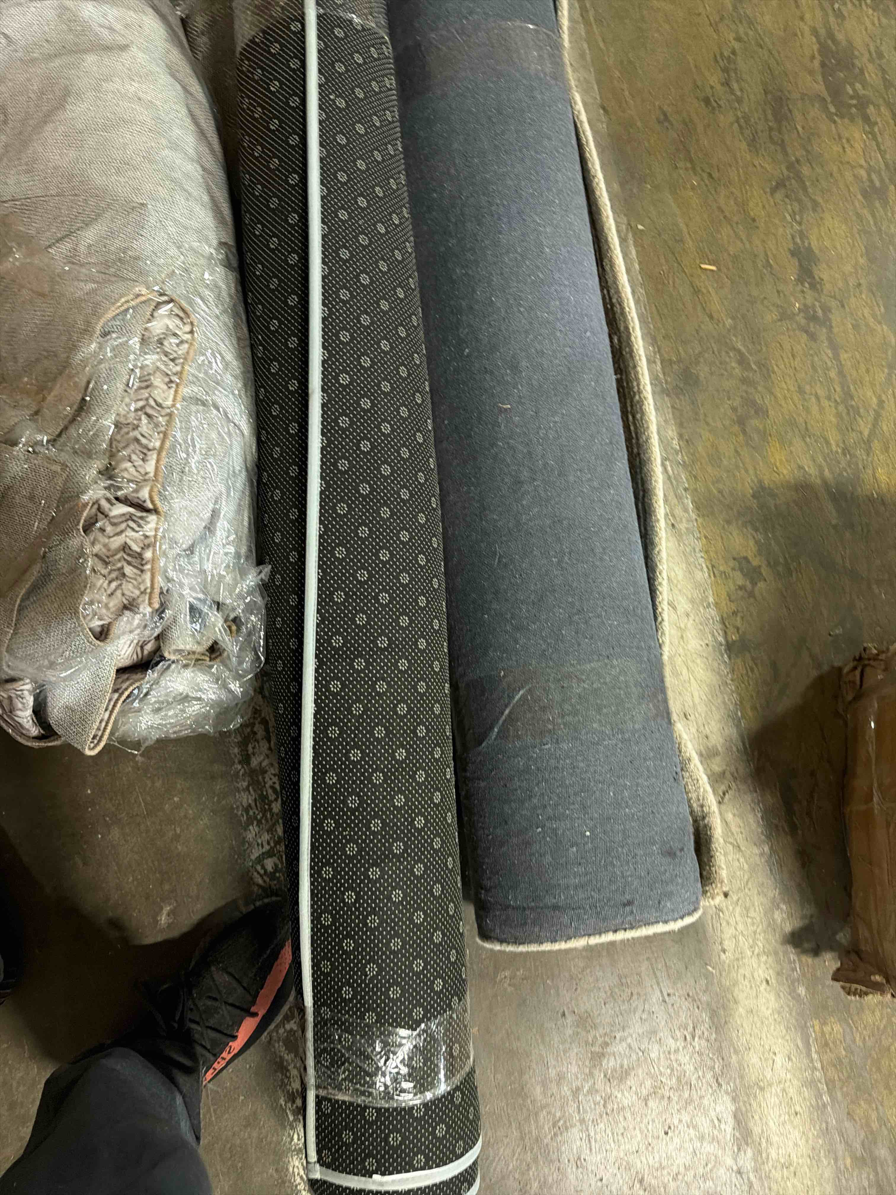 Condition photo showing New/Like New for non slip rug pad, 3/8” extra thick felt under rug, 10x14 ft rug pad, cushioned carpet padding for area rugs, hardwood floors, laminate, tile, keep your rugs safe and in place 10' x 14' (rectangular)