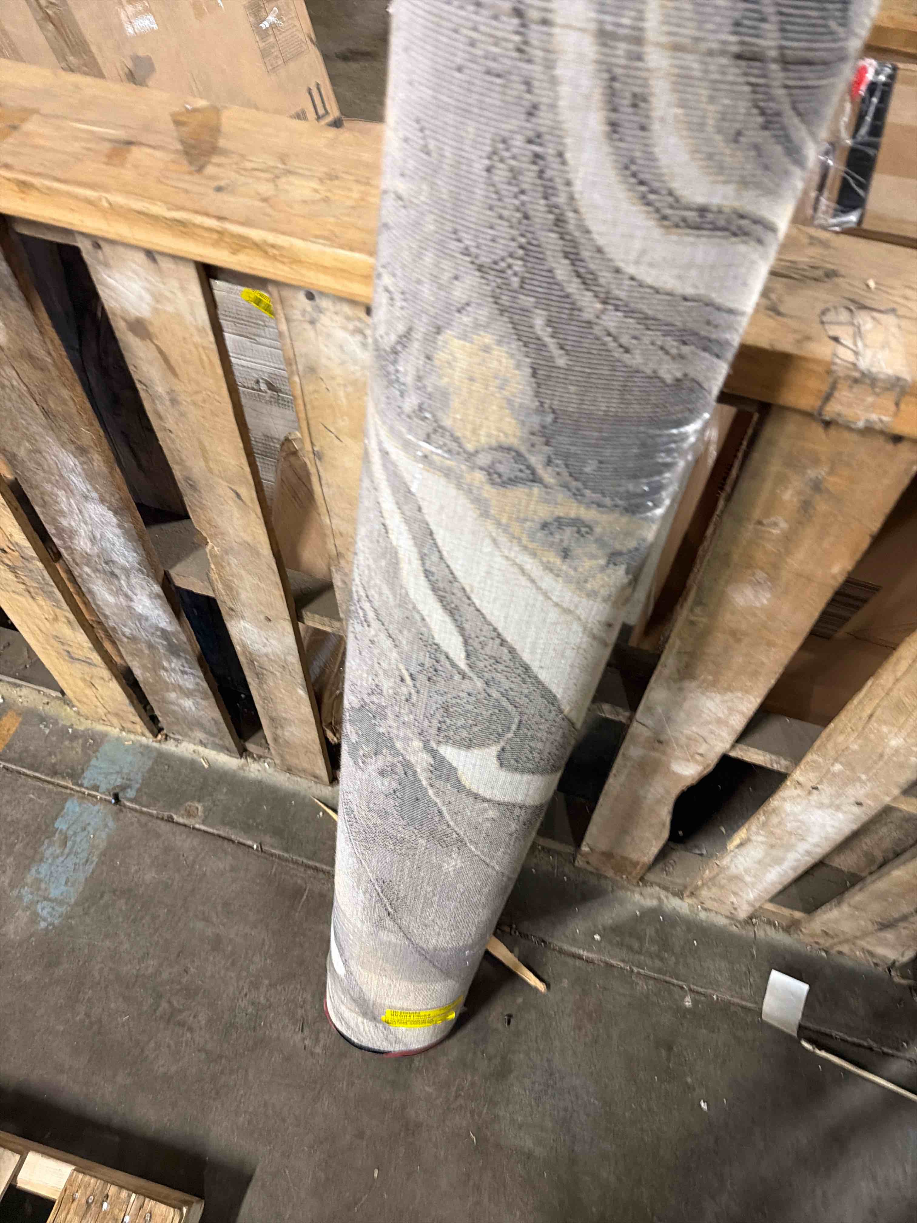 Condition photo showing New/Like New for luxe weavers abstract marble gray 4x5 area rug