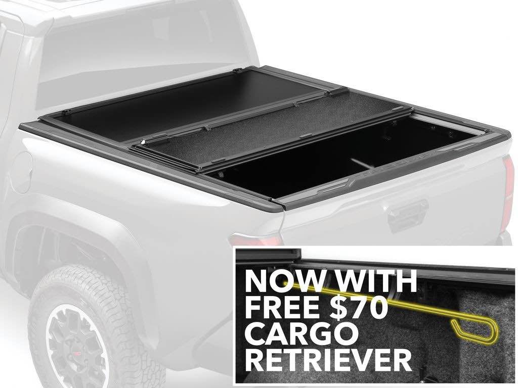 Condition photo showing New/Like New for undercover select hard folding tonneau cover, fits: 2007-2013 chevy silverado/gmc sierra 1500, 5in x 8in bed