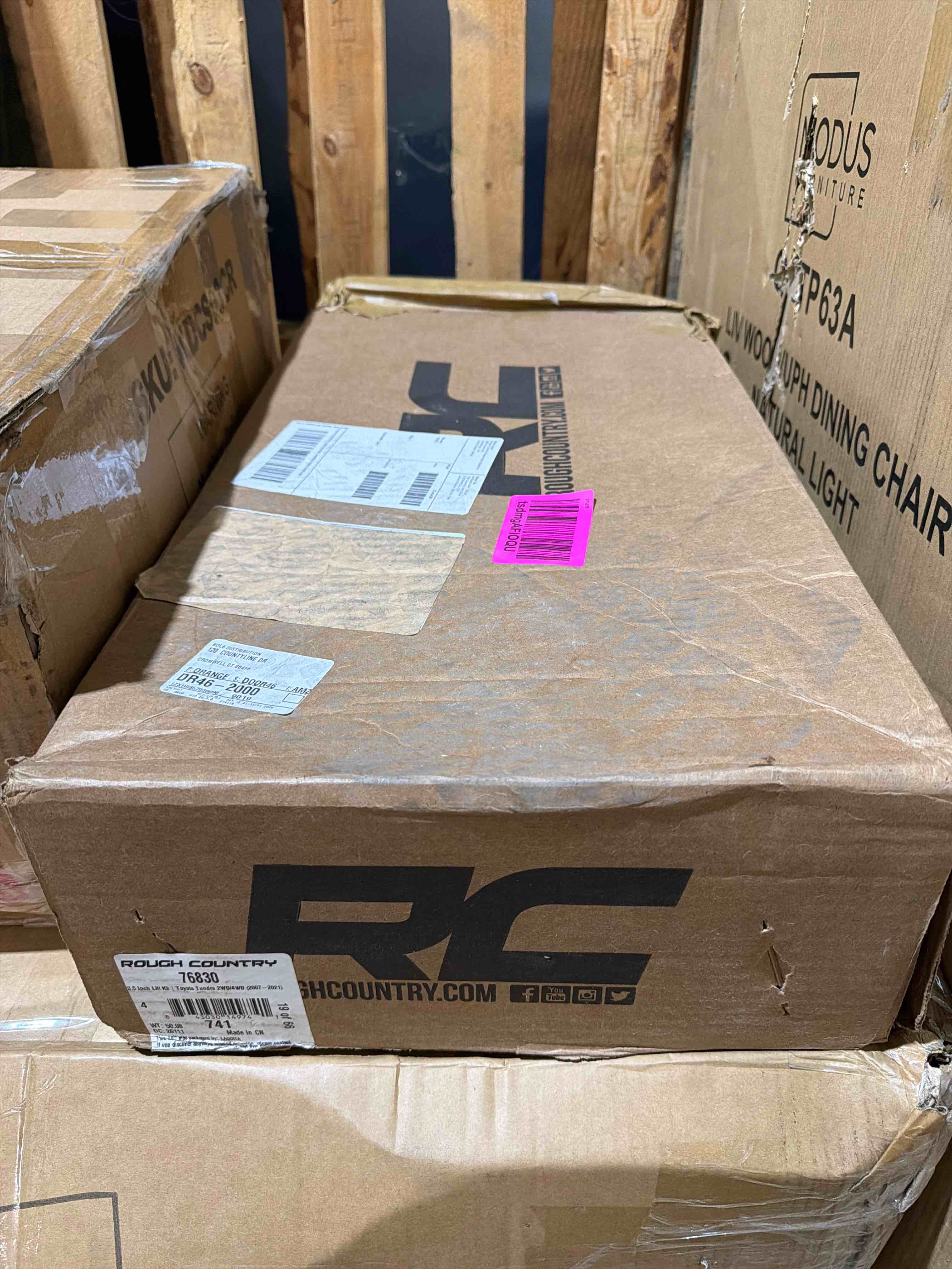 Condition photo showing New/Like New for rough country 3.5" lift kit w/n3 shocks for 2007-2021 tundra 2wd/4wd, (2) n3 rear shock absorbers, (2) upper control arms, hardware, lift blocks & u-bolts, strut preload spacers, differential & bumpstop spacers, (item is located in office)