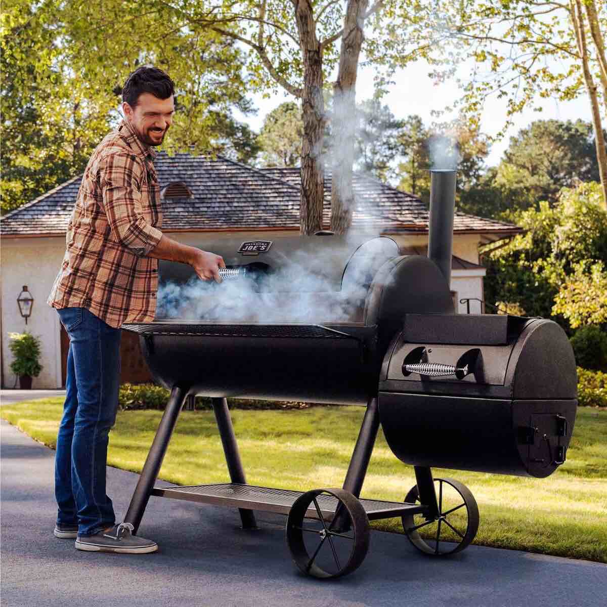 oklahoma joe's longhorn reverse flow smoker (new in box) 64.3 x 55.5 x 35.5inches