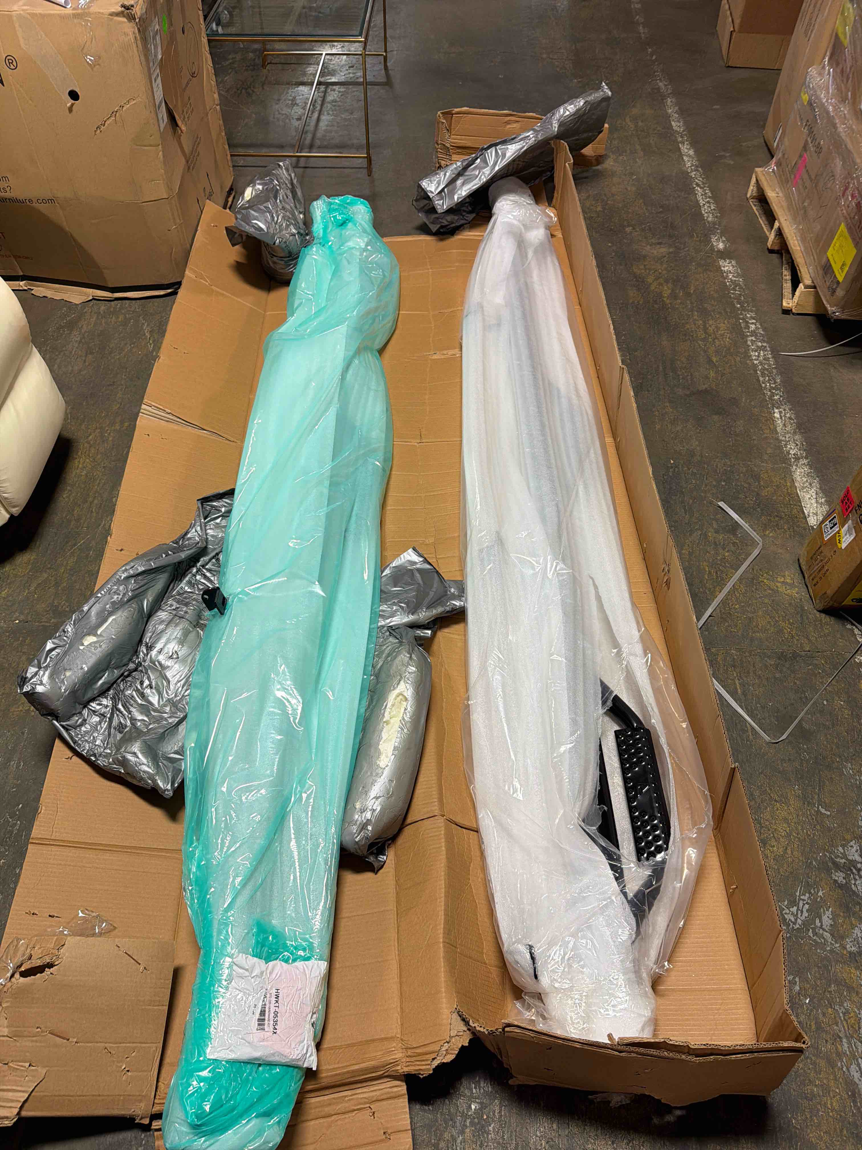Condition photo showing New/Like New for realtruck nerf steps for ram | wheel-to-wheel w/ bed access, heavy duty steel, textured black | d20112mc-6-tx | fits 2019-2026 ram 2500/3500 new body style mega cab 6.4' bed, srw/drw gas/diesel