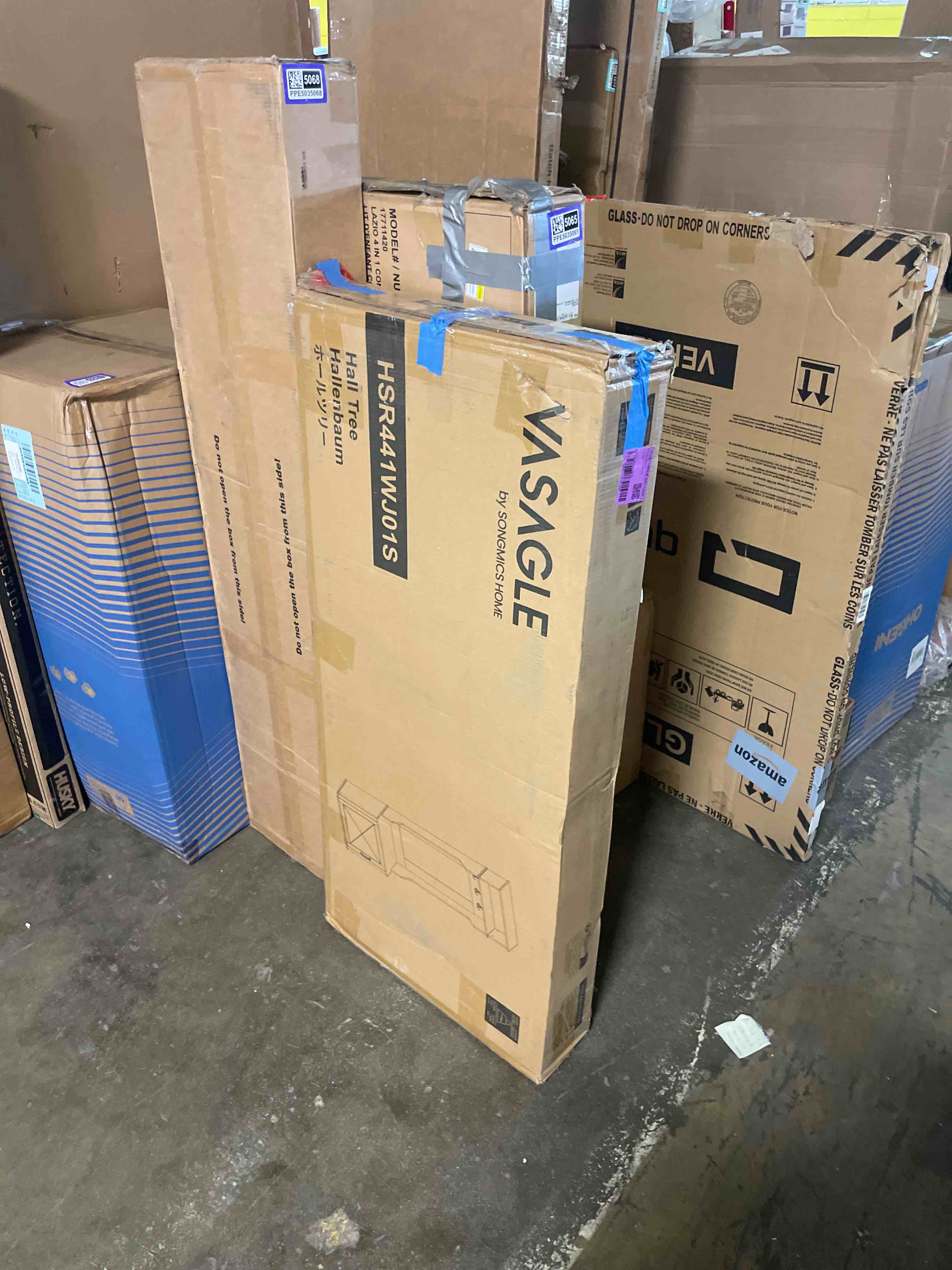 Condition photo showing New/Like New for crosley shoreline hall tree