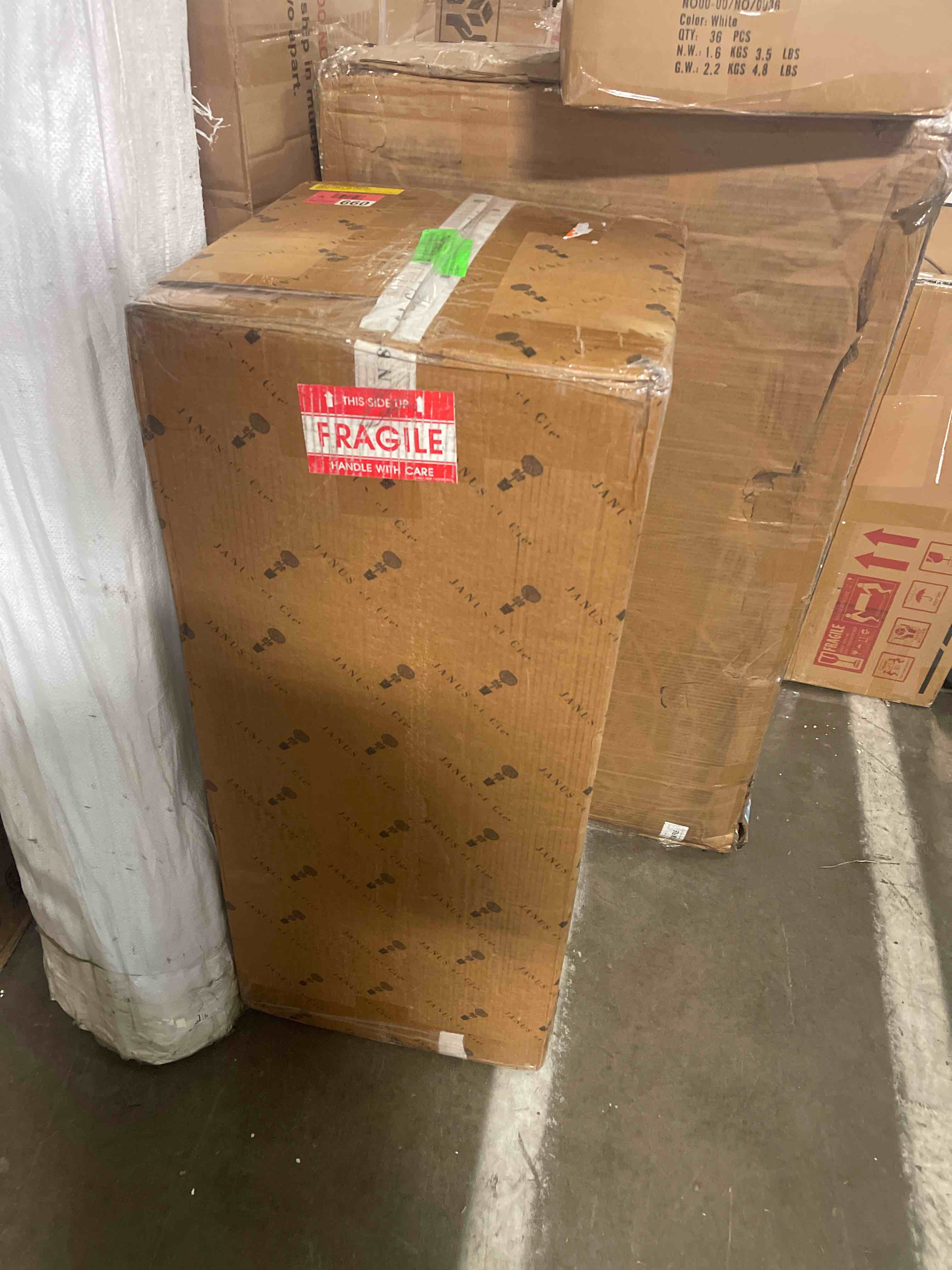 Condition photo showing New/Like New for montpelier lantern large