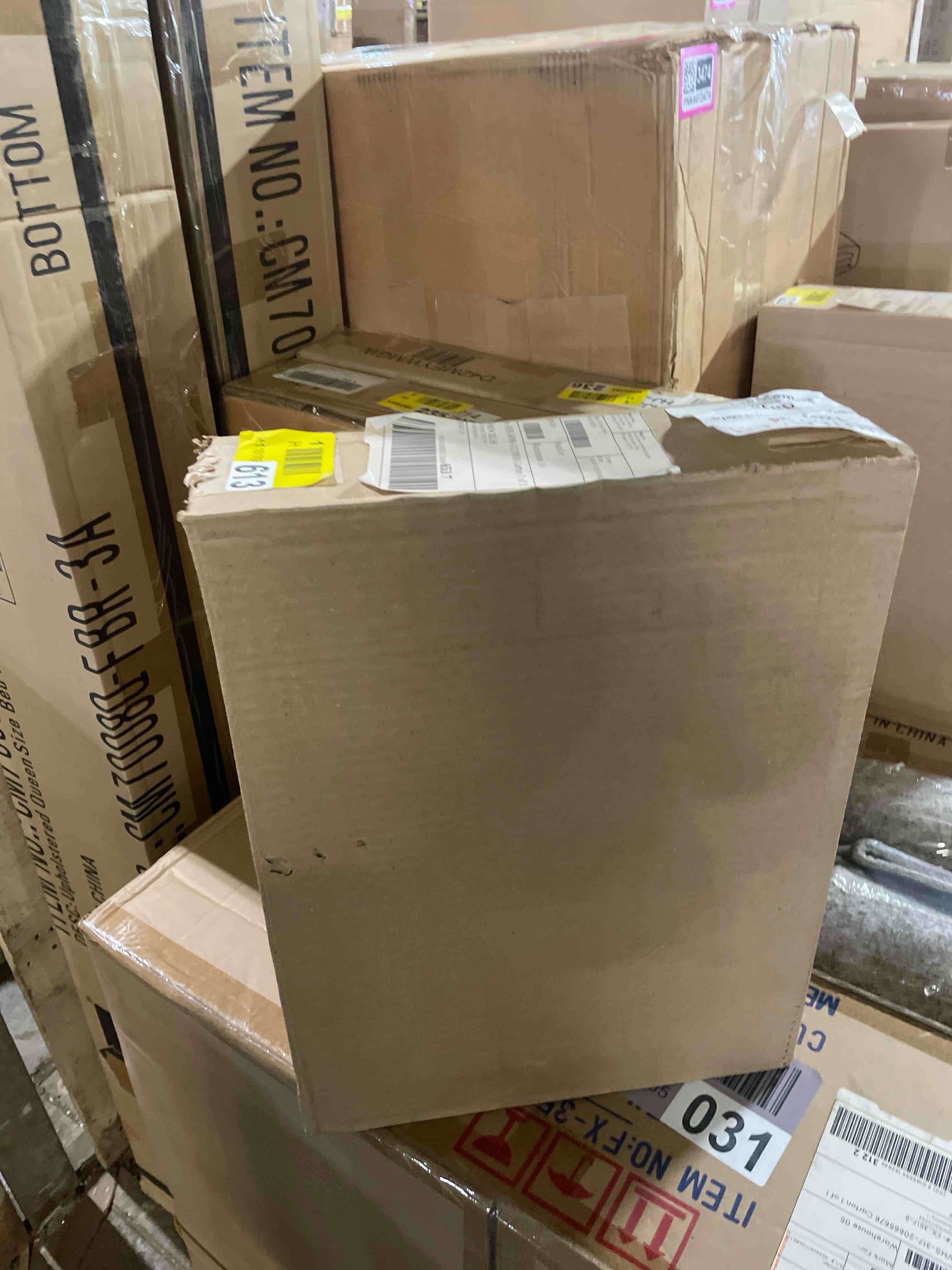 Condition photo showing New/Like New for captiva casual table, small, onyx