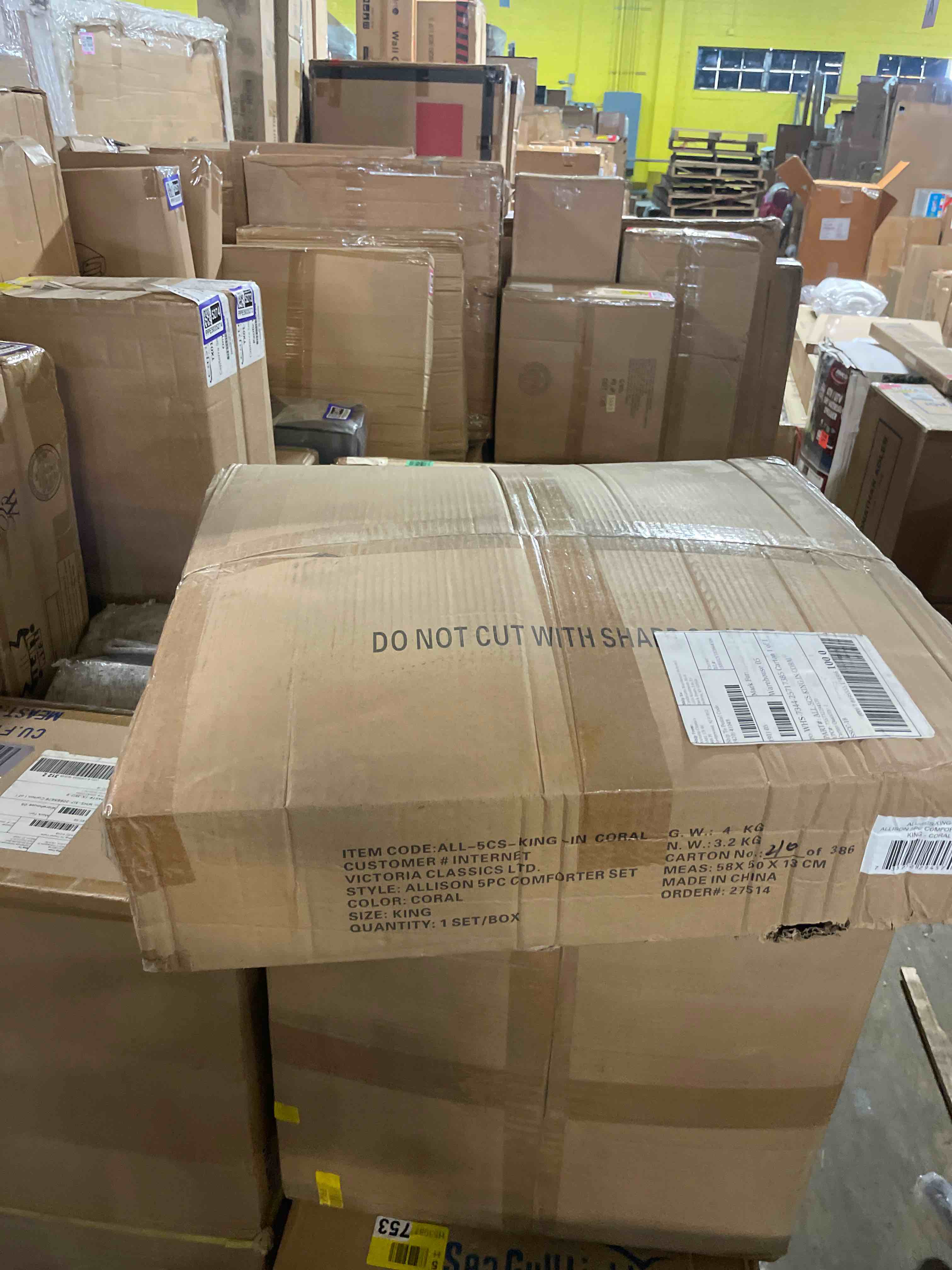 Condition photo showing New/Like New for closeout! vcny home allison reversible comforter set, king bedding