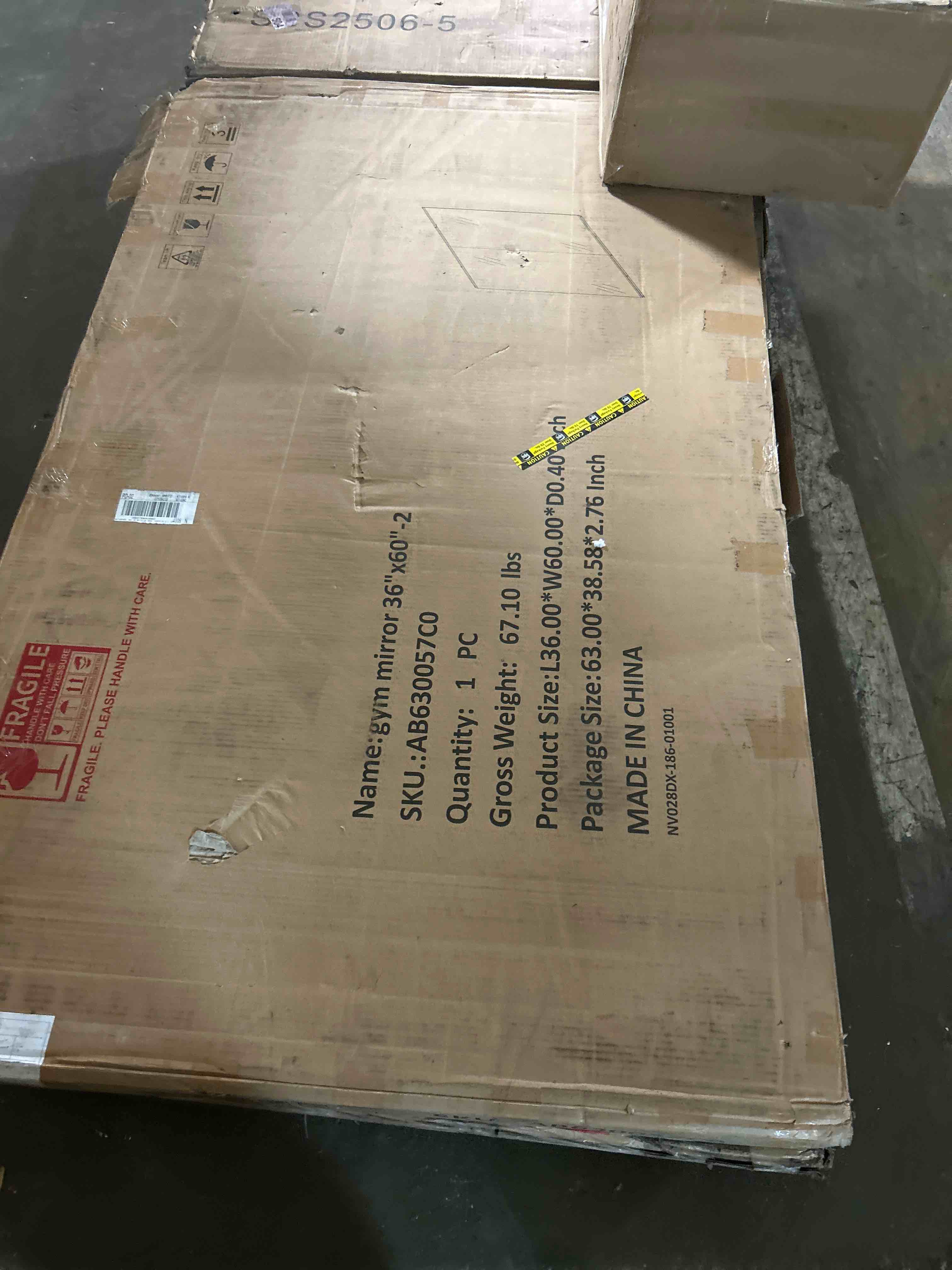 Condition photo showing New/Like New for rectangle mirasafe gym mirror kit - 1/4 inch thick