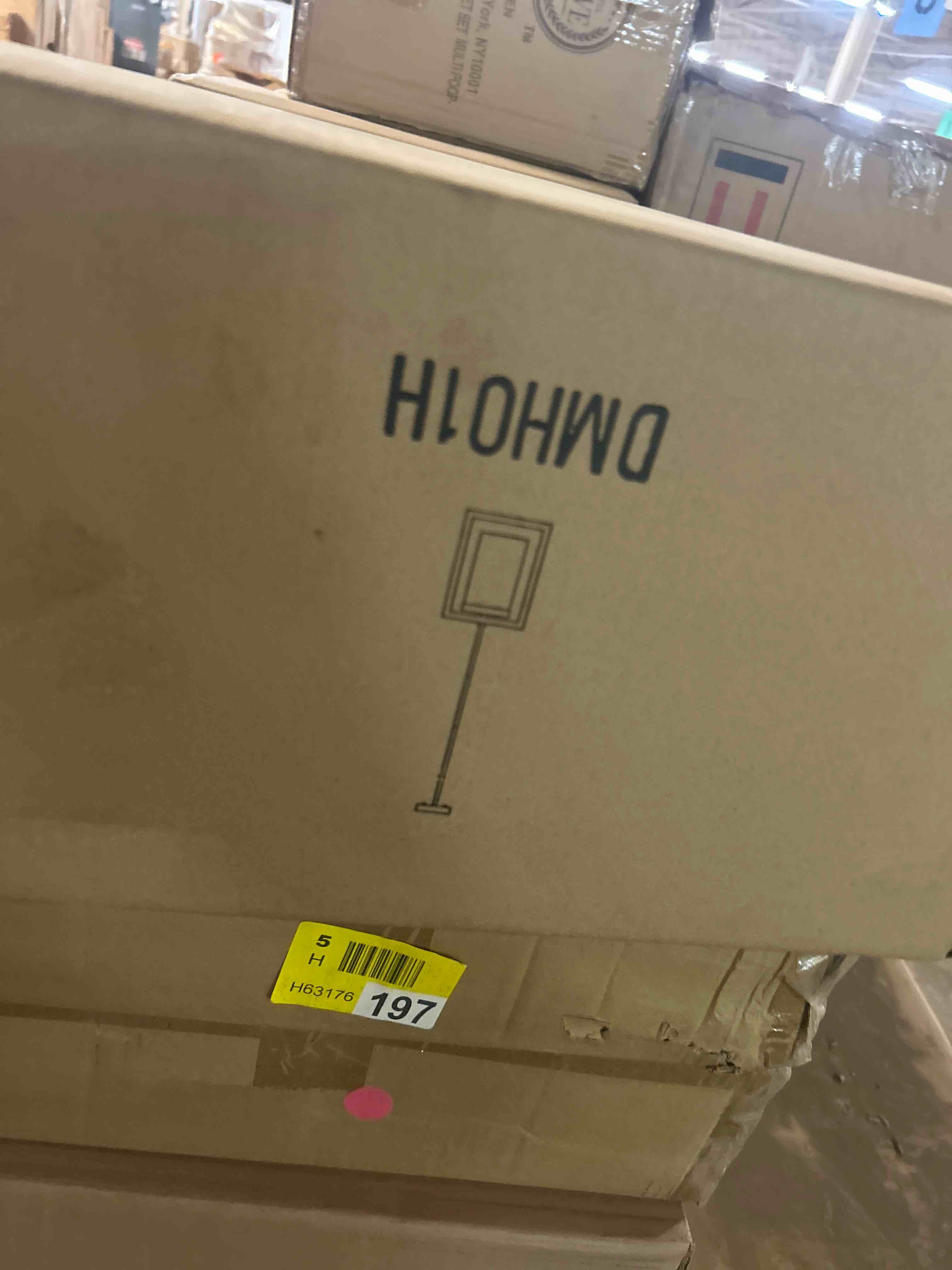 Condition photo showing New/Like New for hinkley republic low voltage path light, composite, etched glass panels, led included, anti-fading finish, black finish