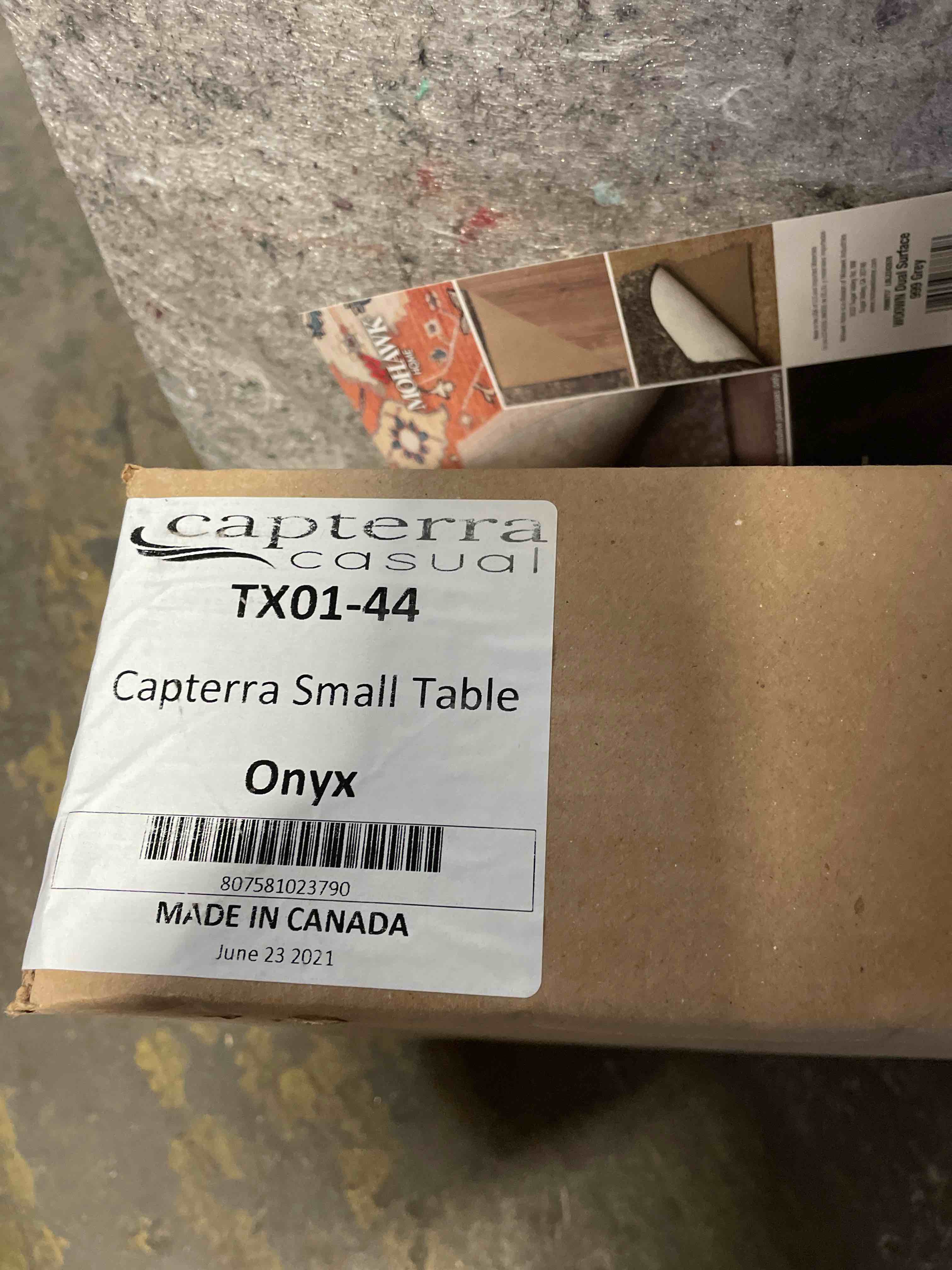 Condition photo showing New/Like New for captiva casual table, small, onyx