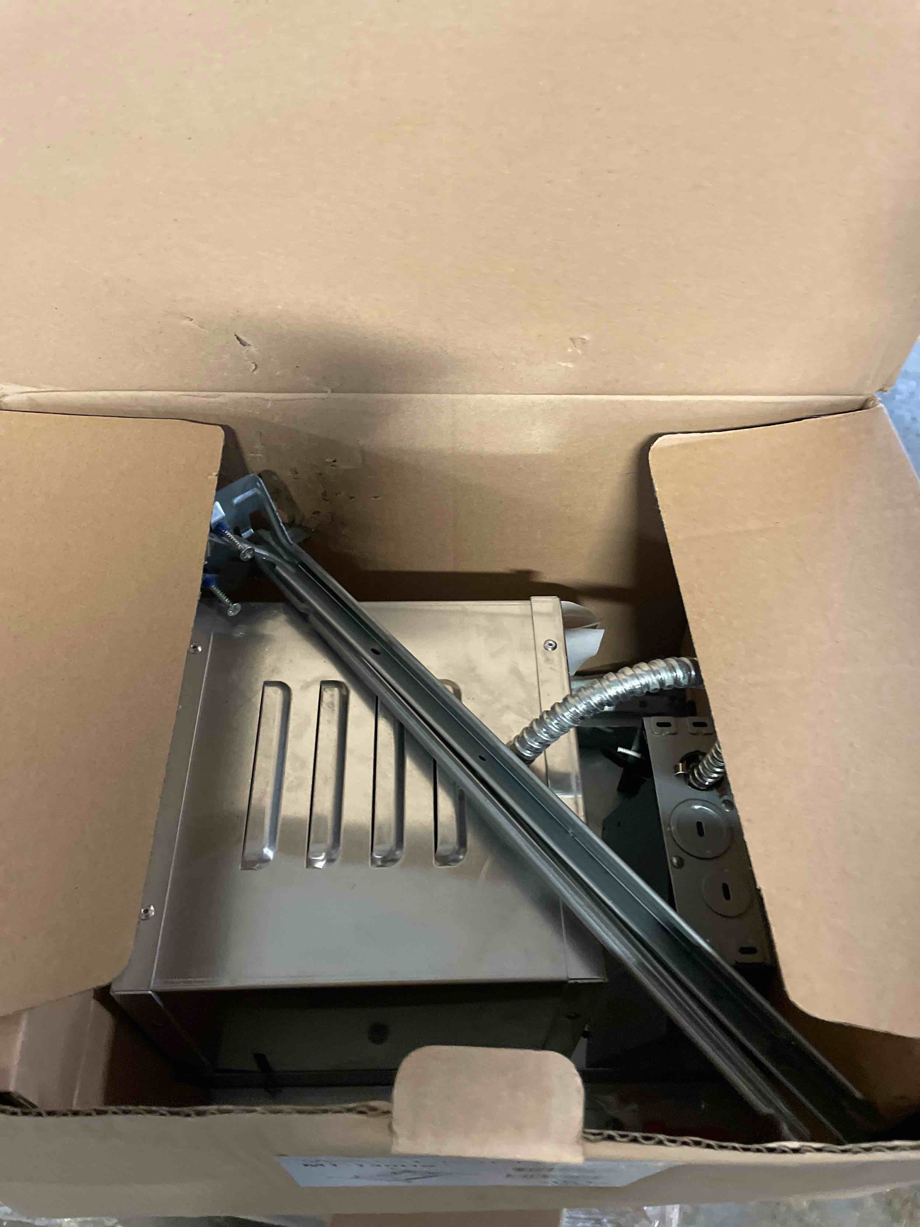 https://s3.amazonaws.com/lotting-images-prod/phillipi/PPE5035401_1776880501947.jpeg