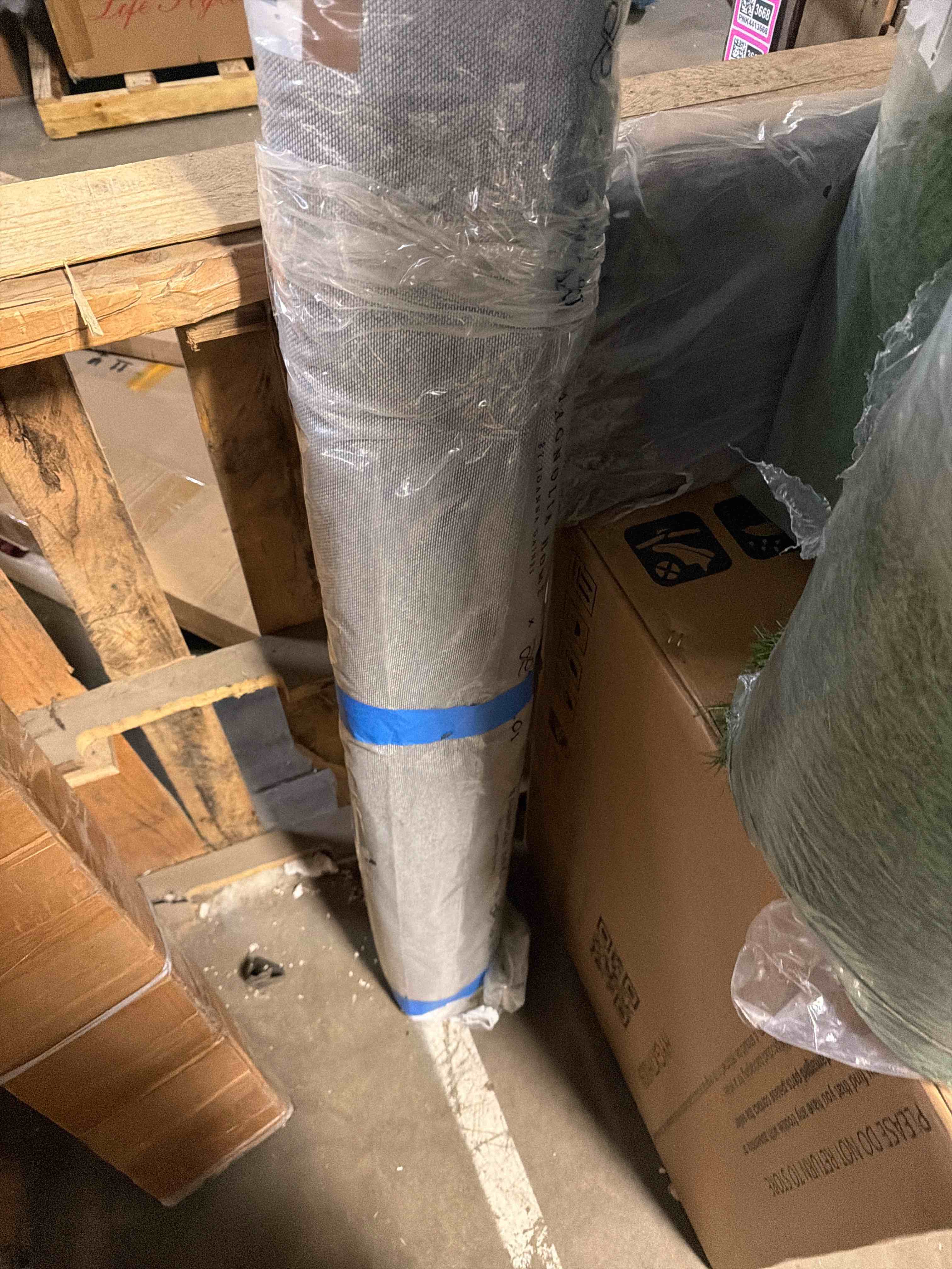 Condition photo showing New/Like New for loloi magnolia home by joanna gaines sinclair collection sin-05 jade/sand 5'-0" x 7'-0", .25" pile height, machine washable, area rug