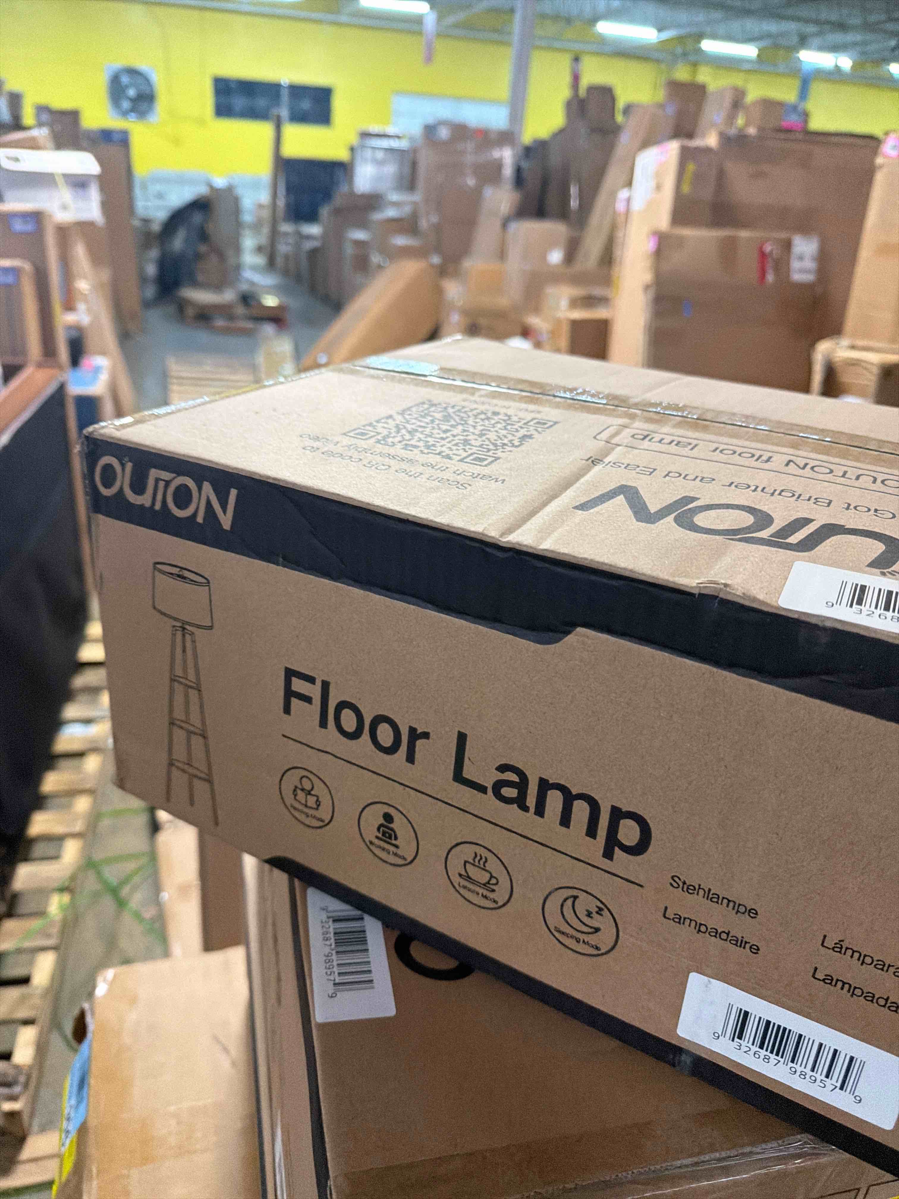 Condition photo showing New/Like New for floor lamp with shelves, modern standing lamp with 3 color temperature led bulbs, corner floor lamps for living room & bedroom, lamparas elegantes para sala (beige lampshade, 1) 1 beige lampshade