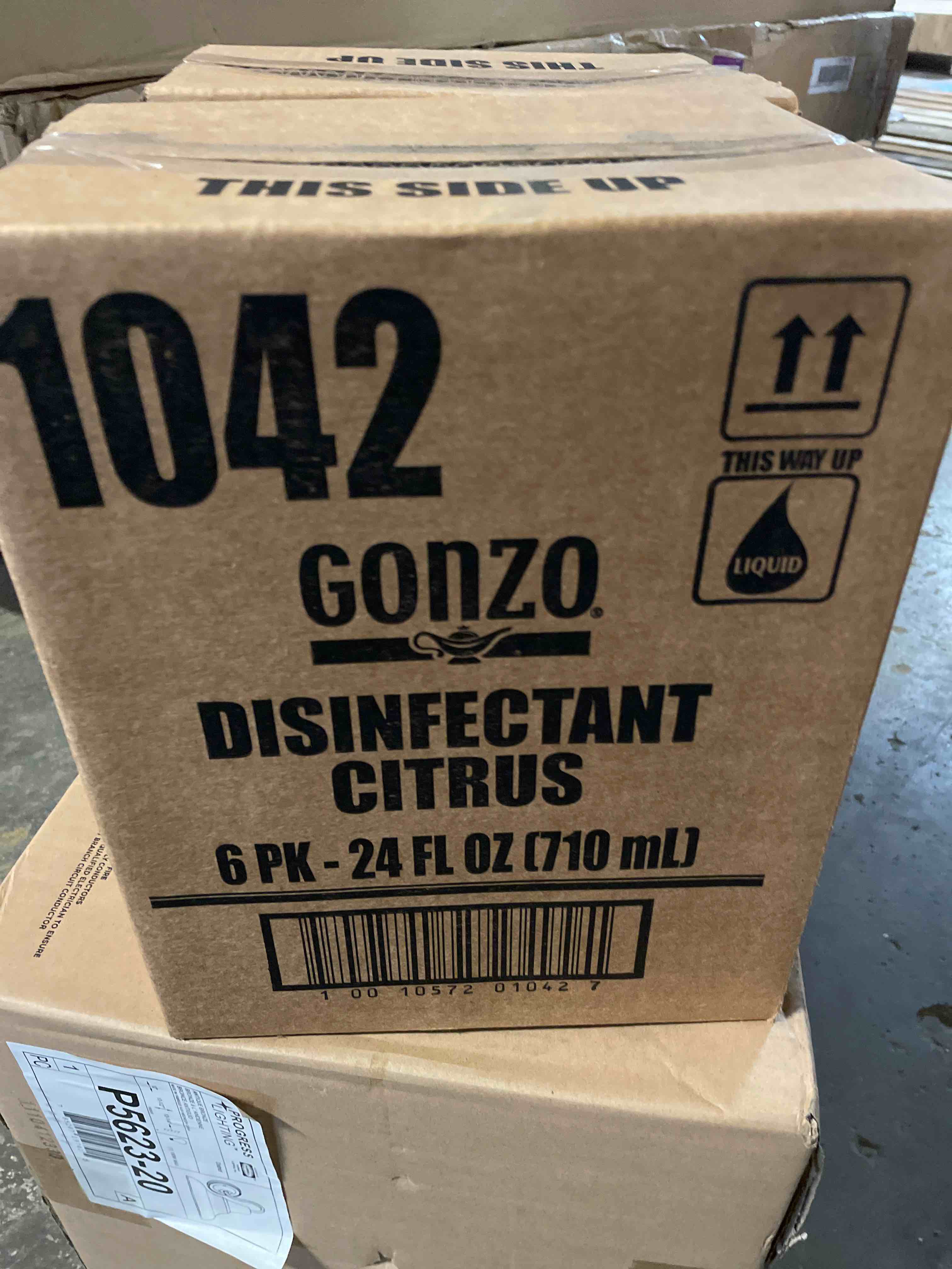 Condition photo showing New/Like New for weiman gonzo desinfectant citrus 24fl + free microfiber cleaning cloth (6 pack)