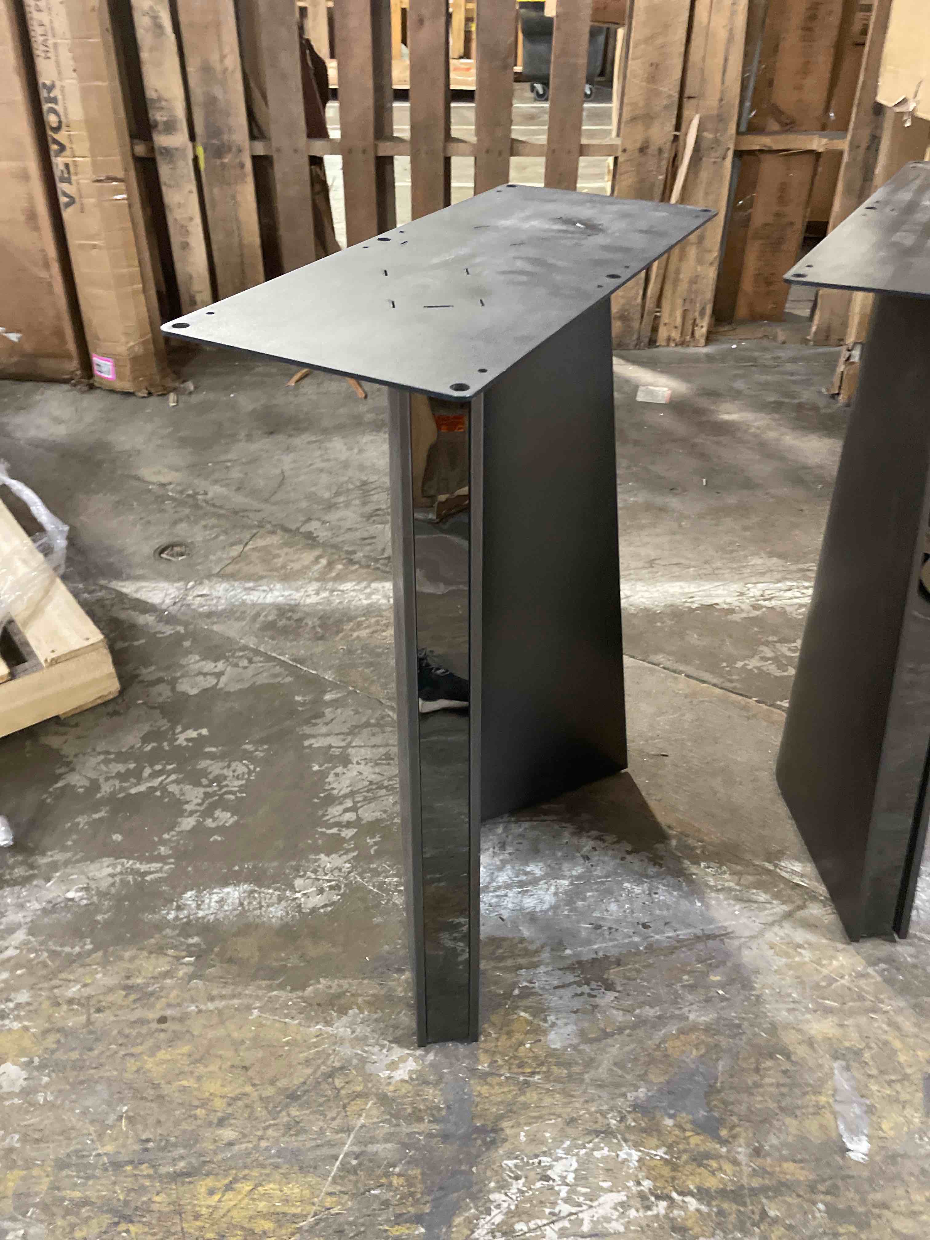 Condition photo showing Good Condition for (diff style see pics)curved stahlwange steel cheek table base