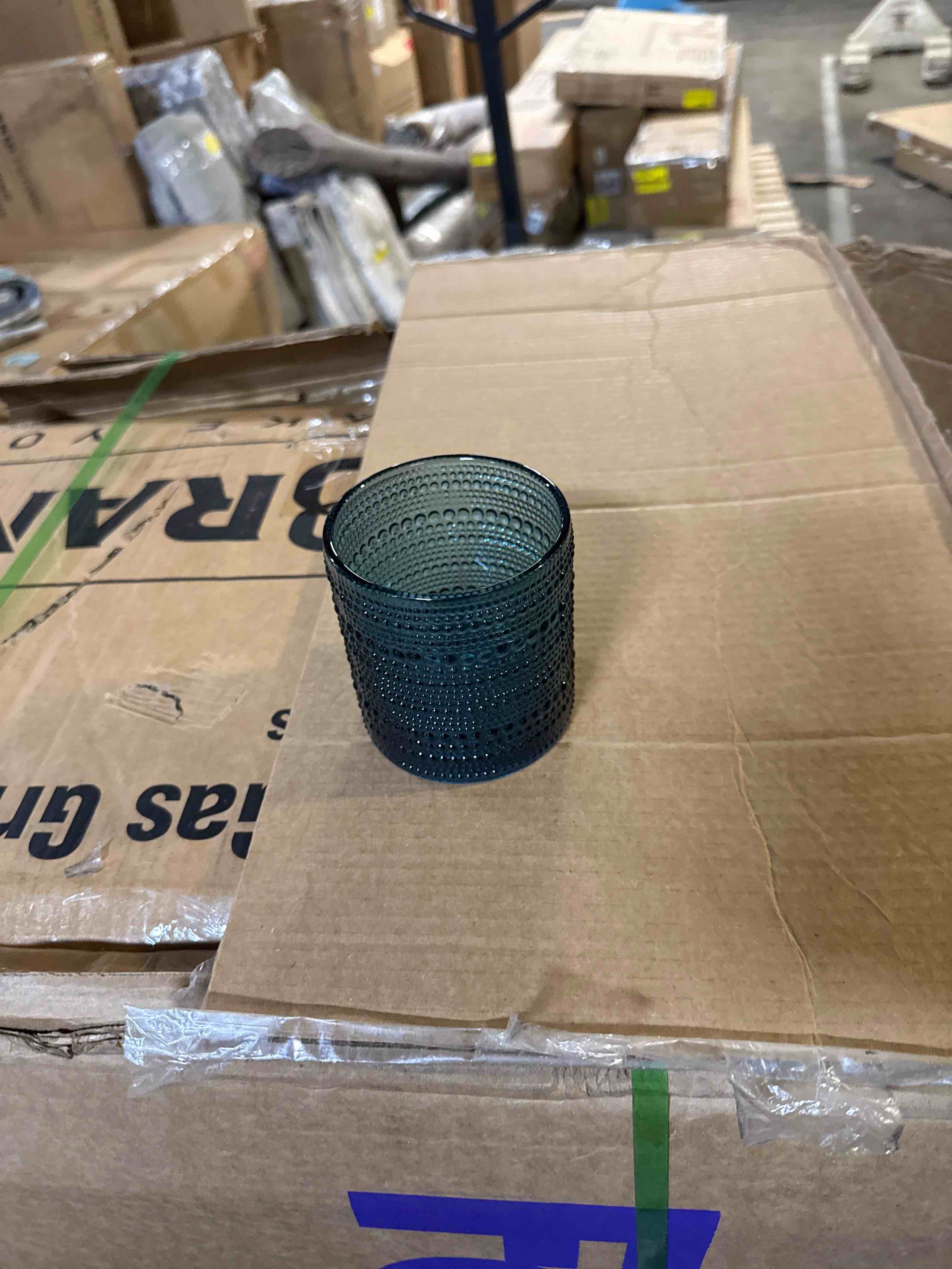 Condition photo showing New/Like New for 18pcs hobnail plastic drinking glasses - 14oz beaded mixed drinkware sets disposable - blue vintage plastic bubble easter glassware for beer, juice, cocktail, whiskey, and various mixed drinks blue 3.93 inch*3.14 inch
