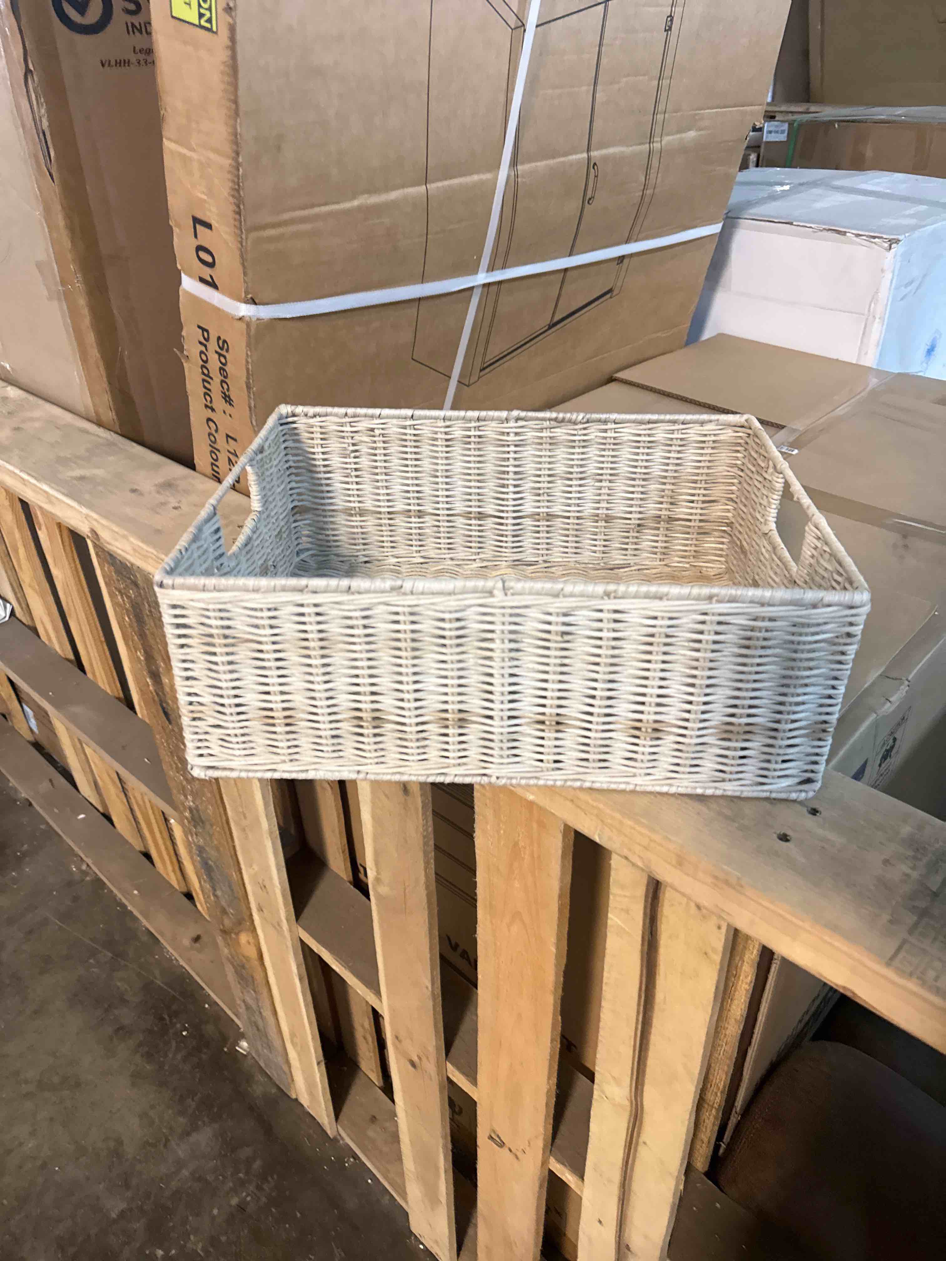 https://s3.amazonaws.com/lotting-images-prod/phillipi/PPE5038070_1779719231228.jpeg