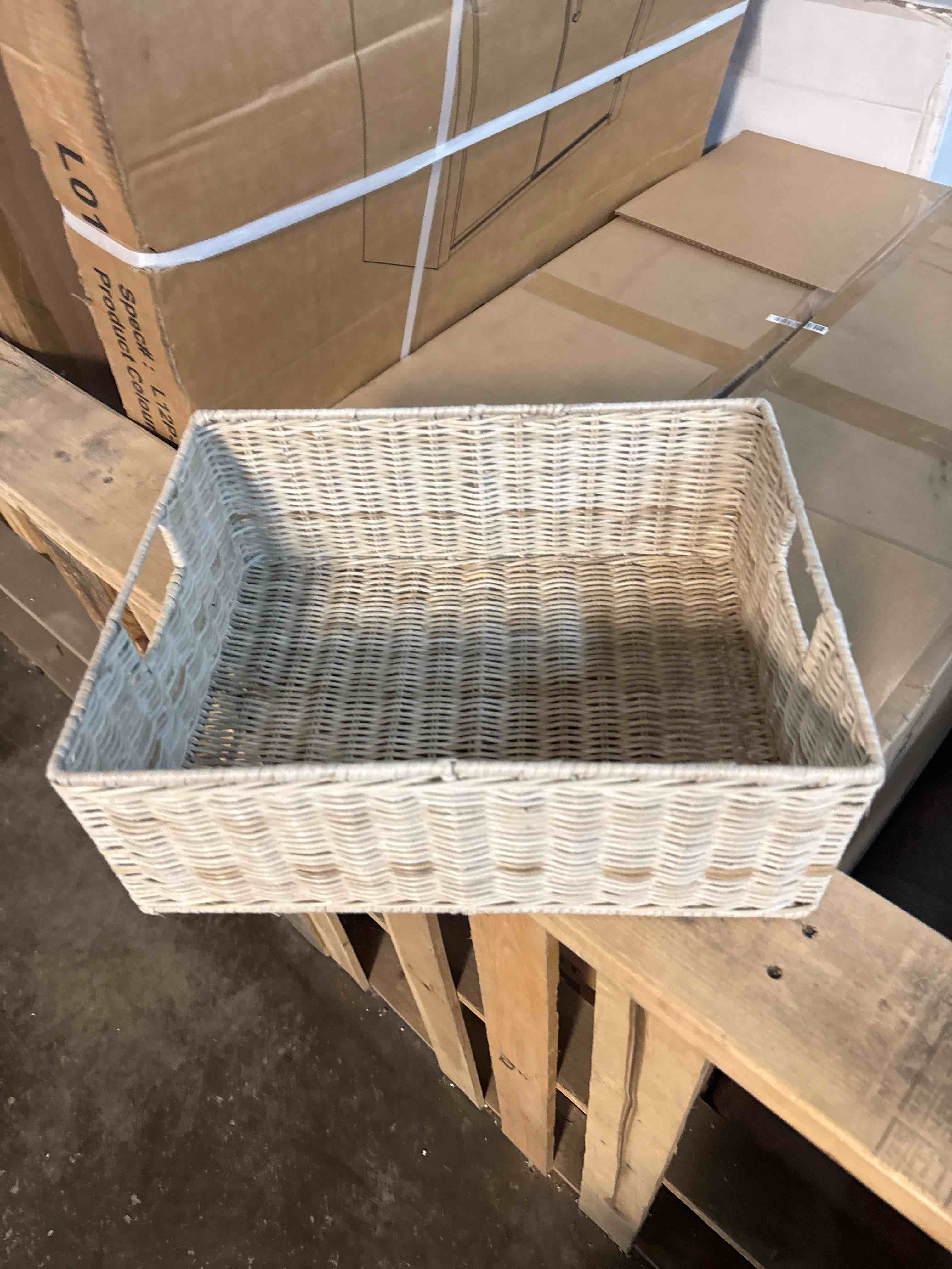 https://s3.amazonaws.com/lotting-images-prod/phillipi/PPE5038070_1779719232675.jpeg