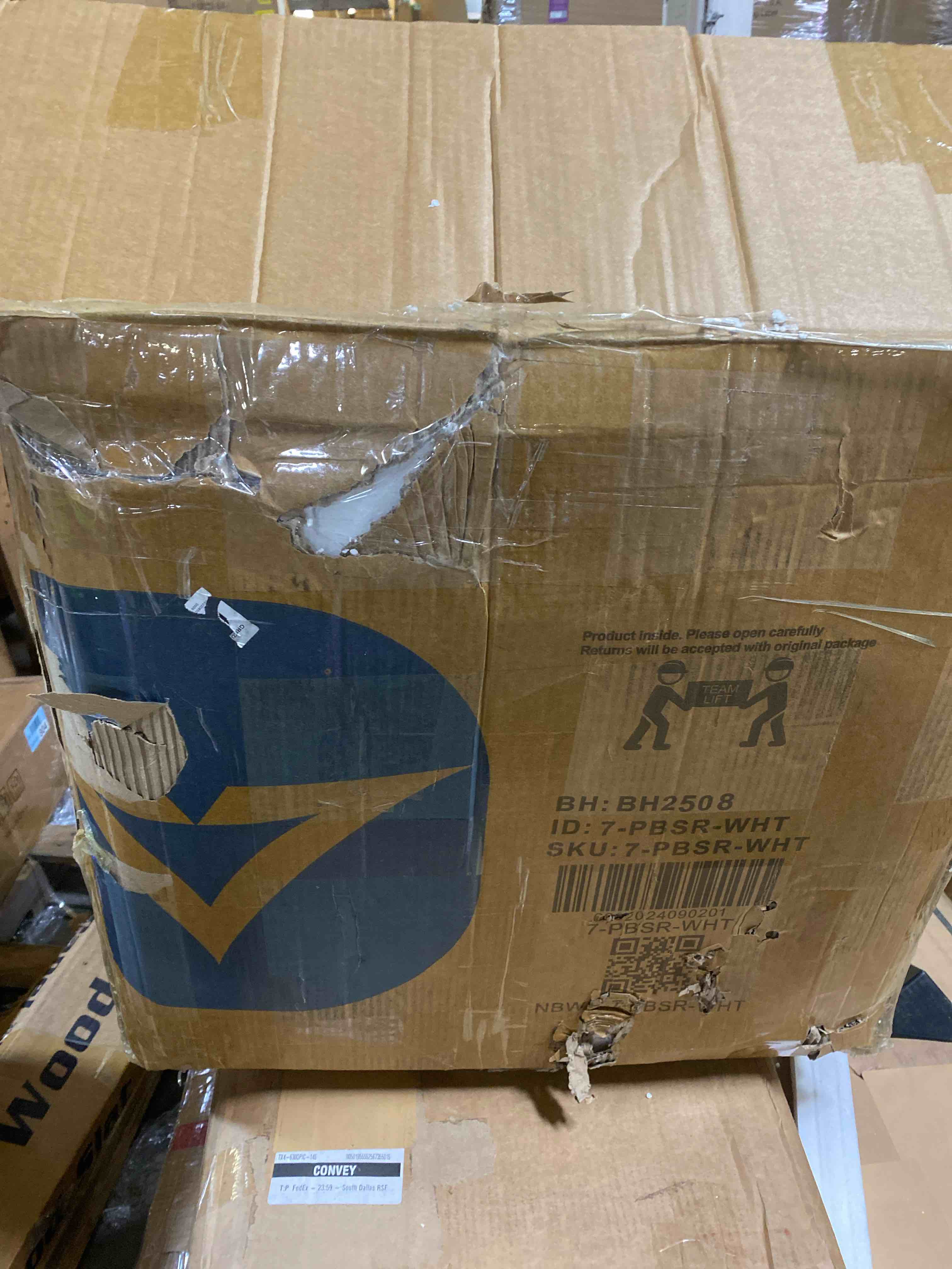 https://s3.amazonaws.com/lotting-images-prod/phillipi/PPE5038194_1779739400979.jpeg