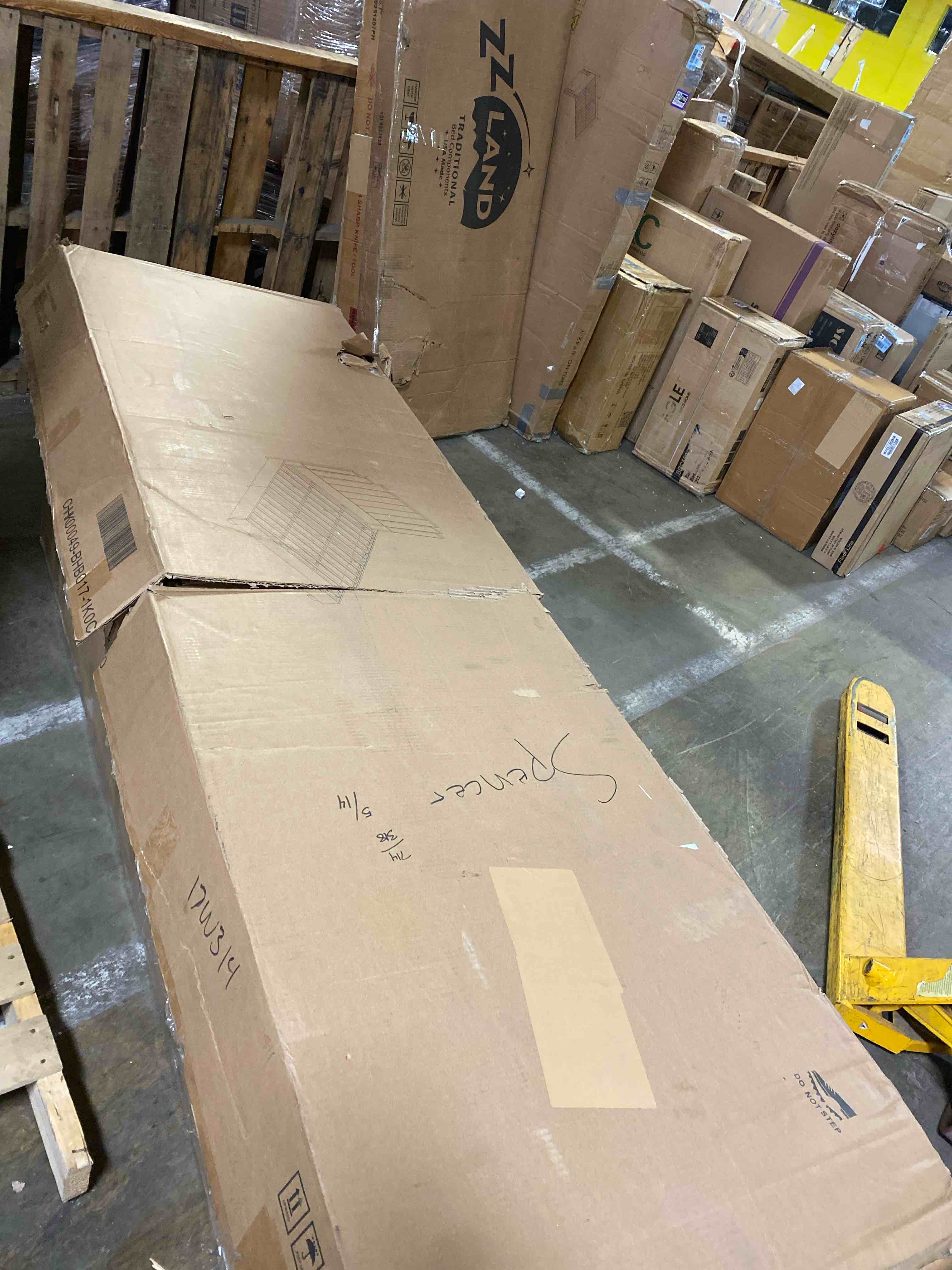 https://s3.amazonaws.com/lotting-images-prod/phillipi/PPE5038199_1779740744021.jpeg