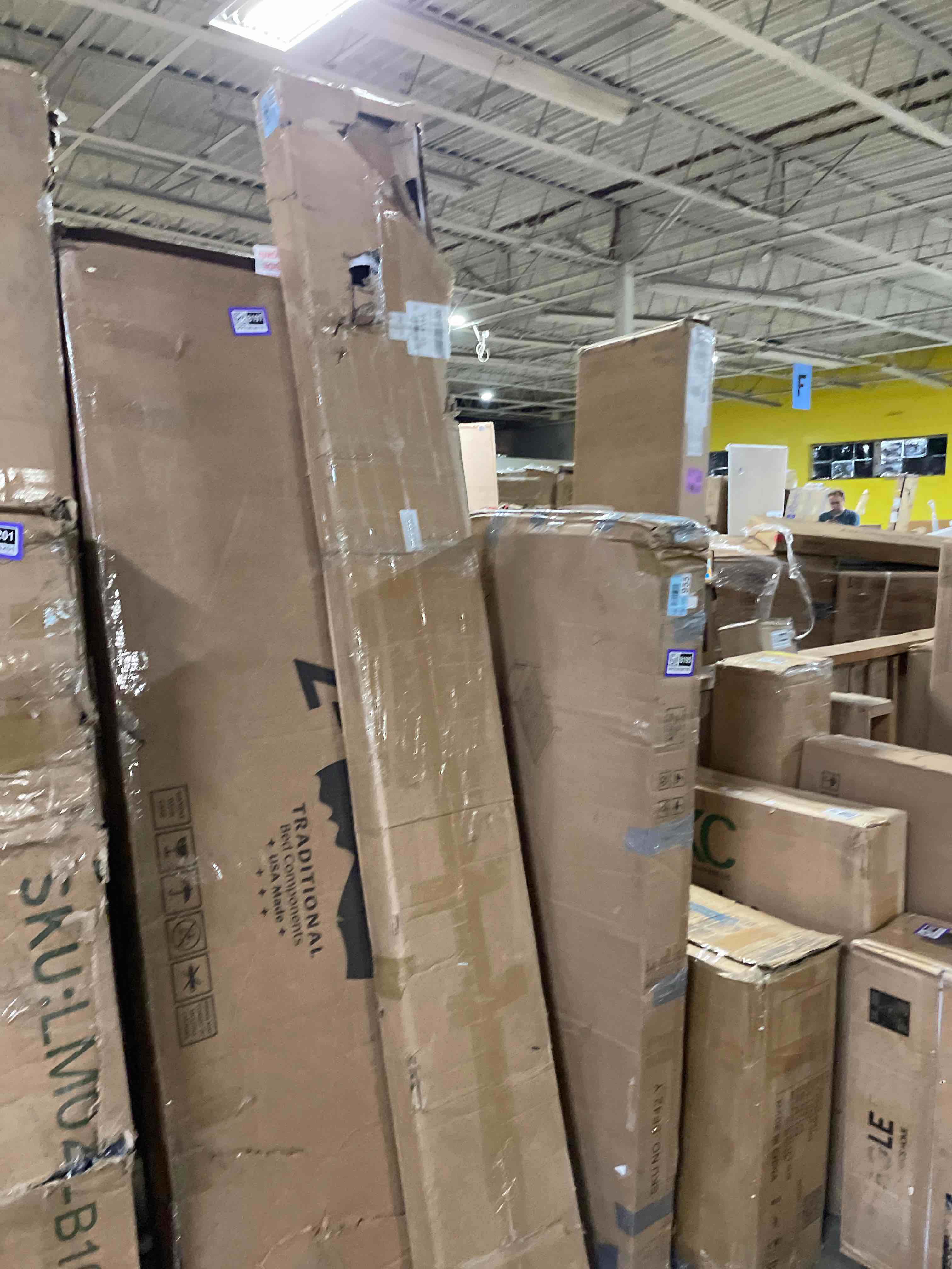 https://s3.amazonaws.com/lotting-images-prod/phillipi/PPE5038202_1779741502471.jpeg