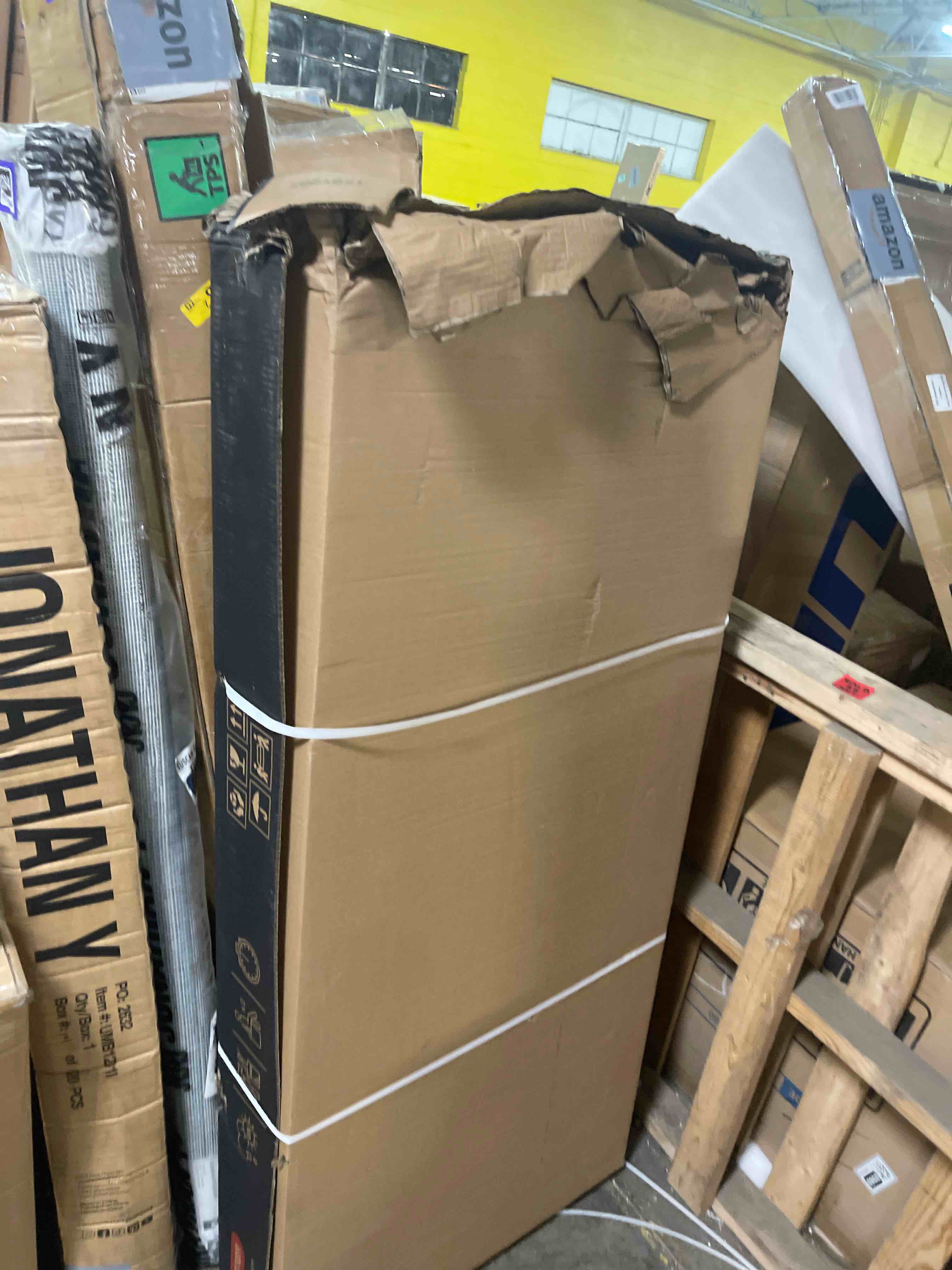 https://s3.amazonaws.com/lotting-images-prod/phillipi/PPE5038286_1779807173185.jpeg