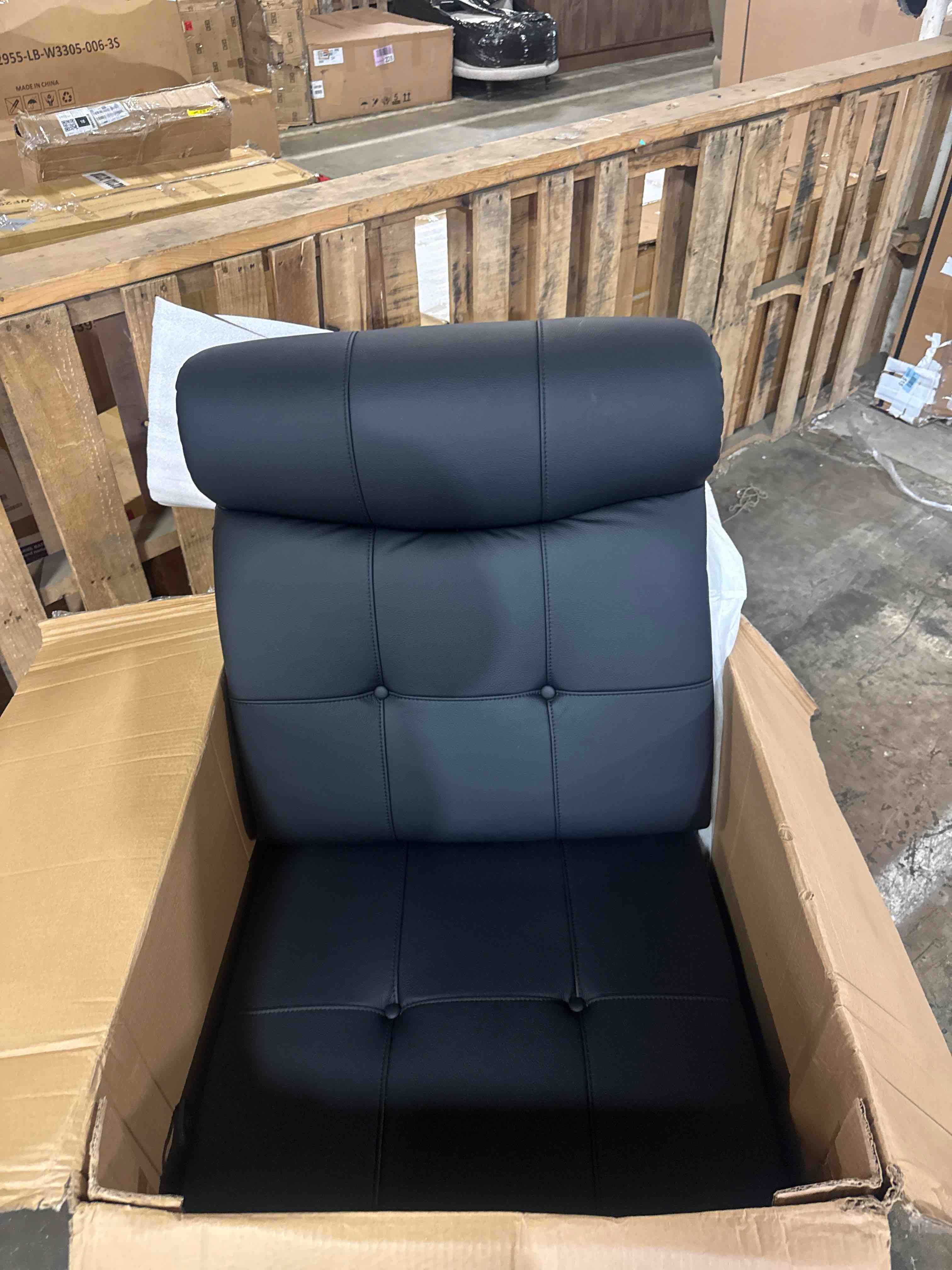 Condition photo showing New/Like New for recliner sofa middle seat black (middle recliner only)