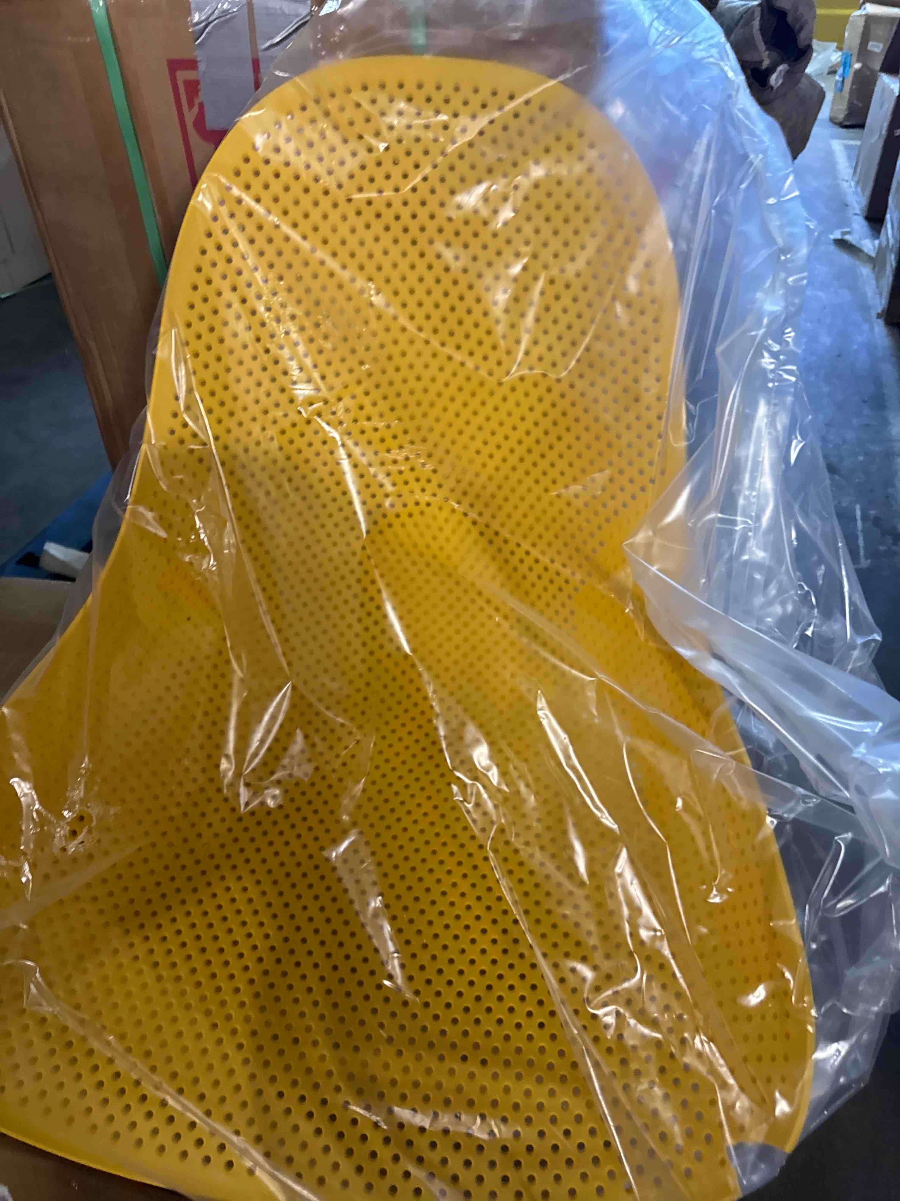 Condition photo showing New/Like New for christopher knight home davina outdoor dining chair (set of 4), yellow