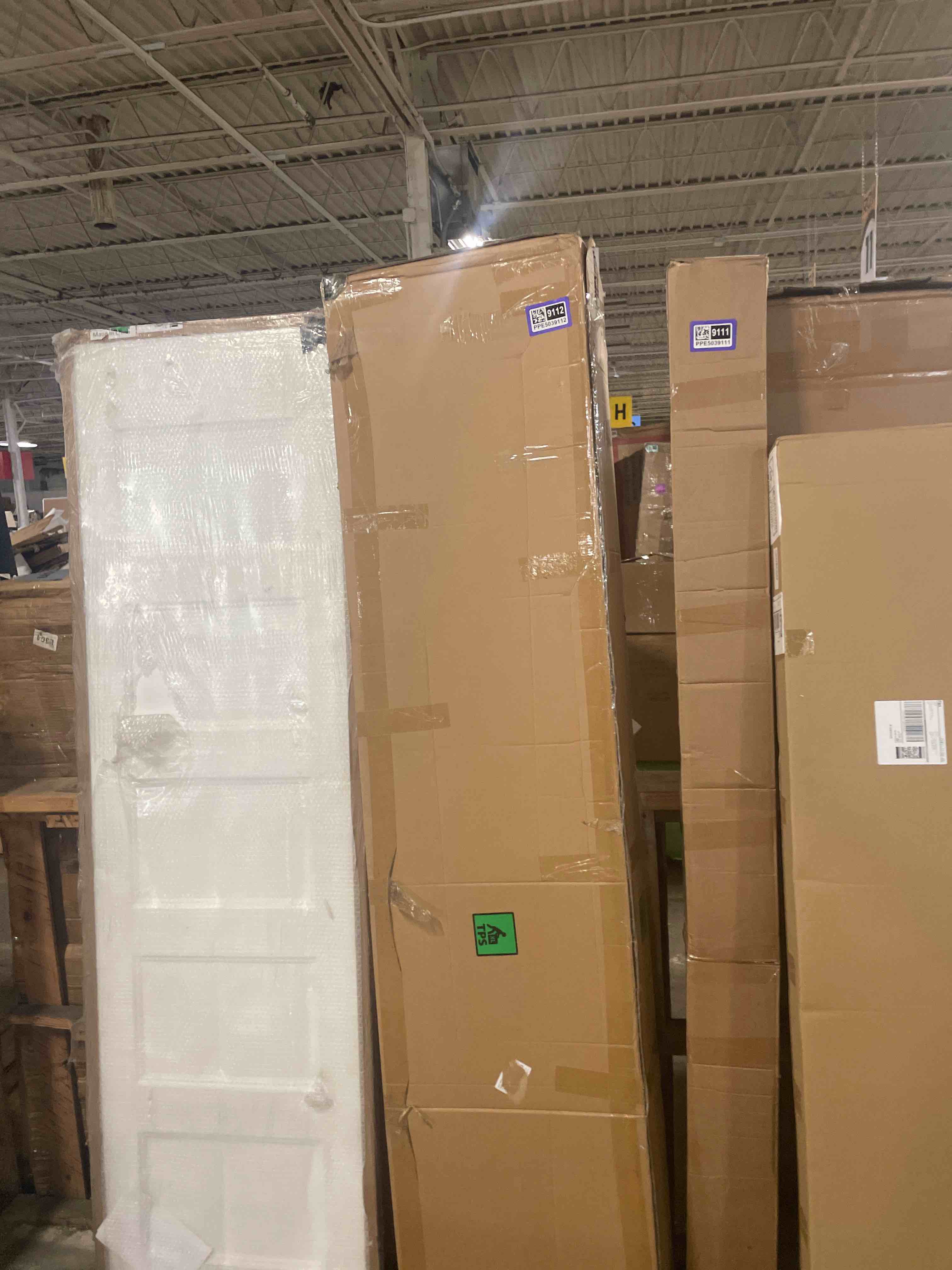 Condition photo showing New/Like New for jubest 24"x80" 1-panel shaker style white primed hollow core interior molded door slab, not pre-drilled and not included hardware, pre-assembled interior door for pantry, laundry, closet - amazon.com