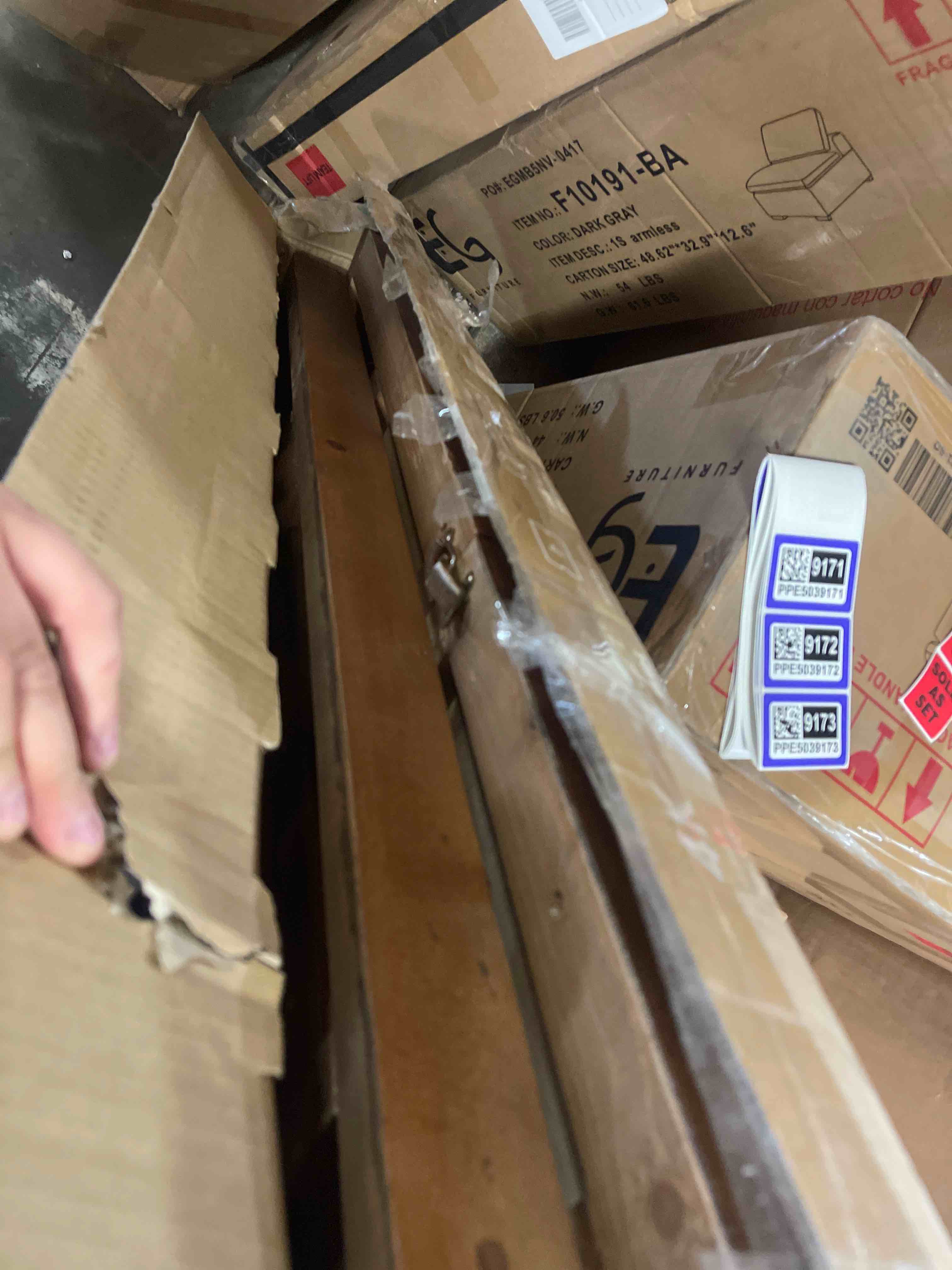 https://s3.amazonaws.com/lotting-images-prod/phillipi/PPE5039171_1780586838962.jpeg