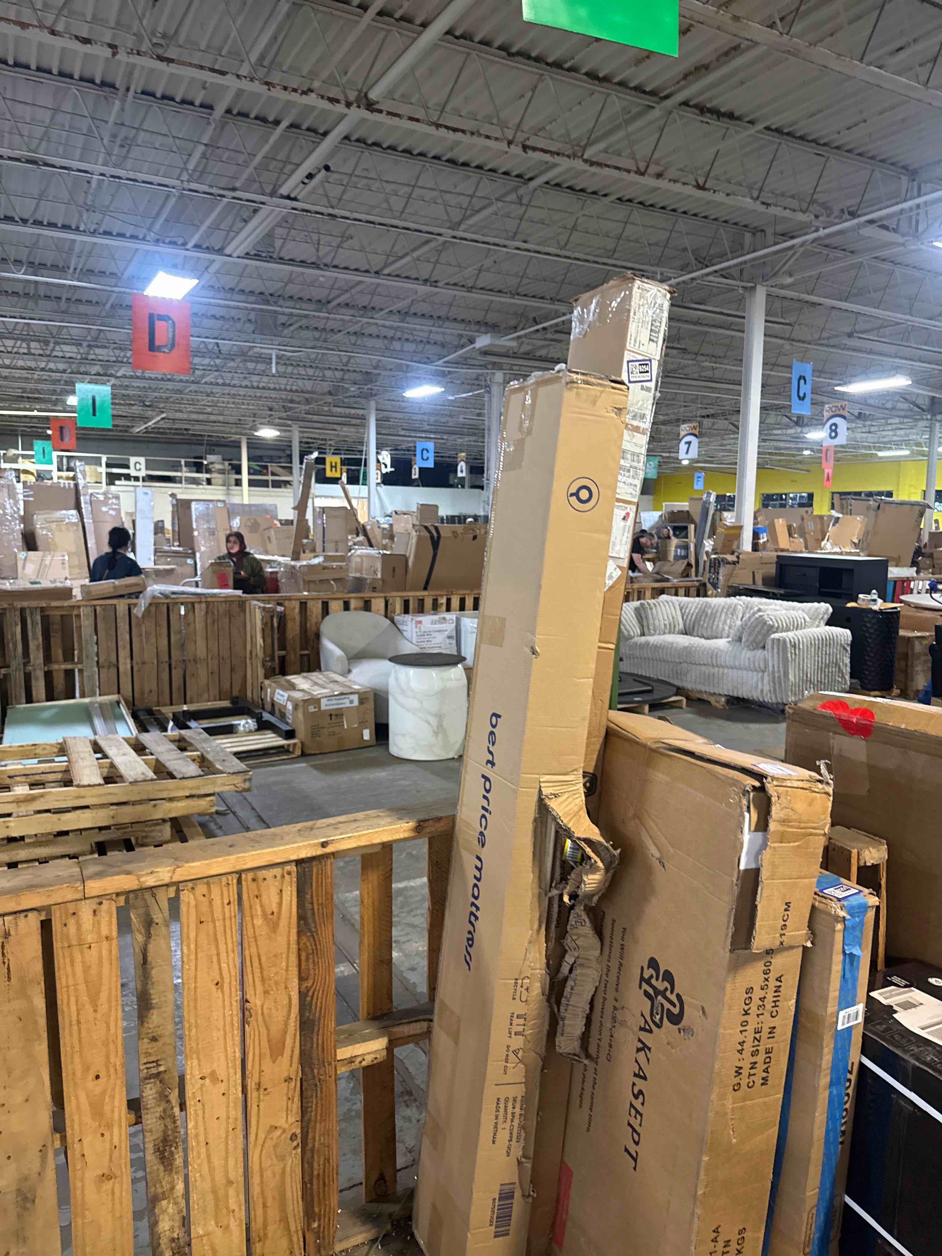 https://s3.amazonaws.com/lotting-images-prod/phillipi/PPE5039255_1780519968175.jpeg
