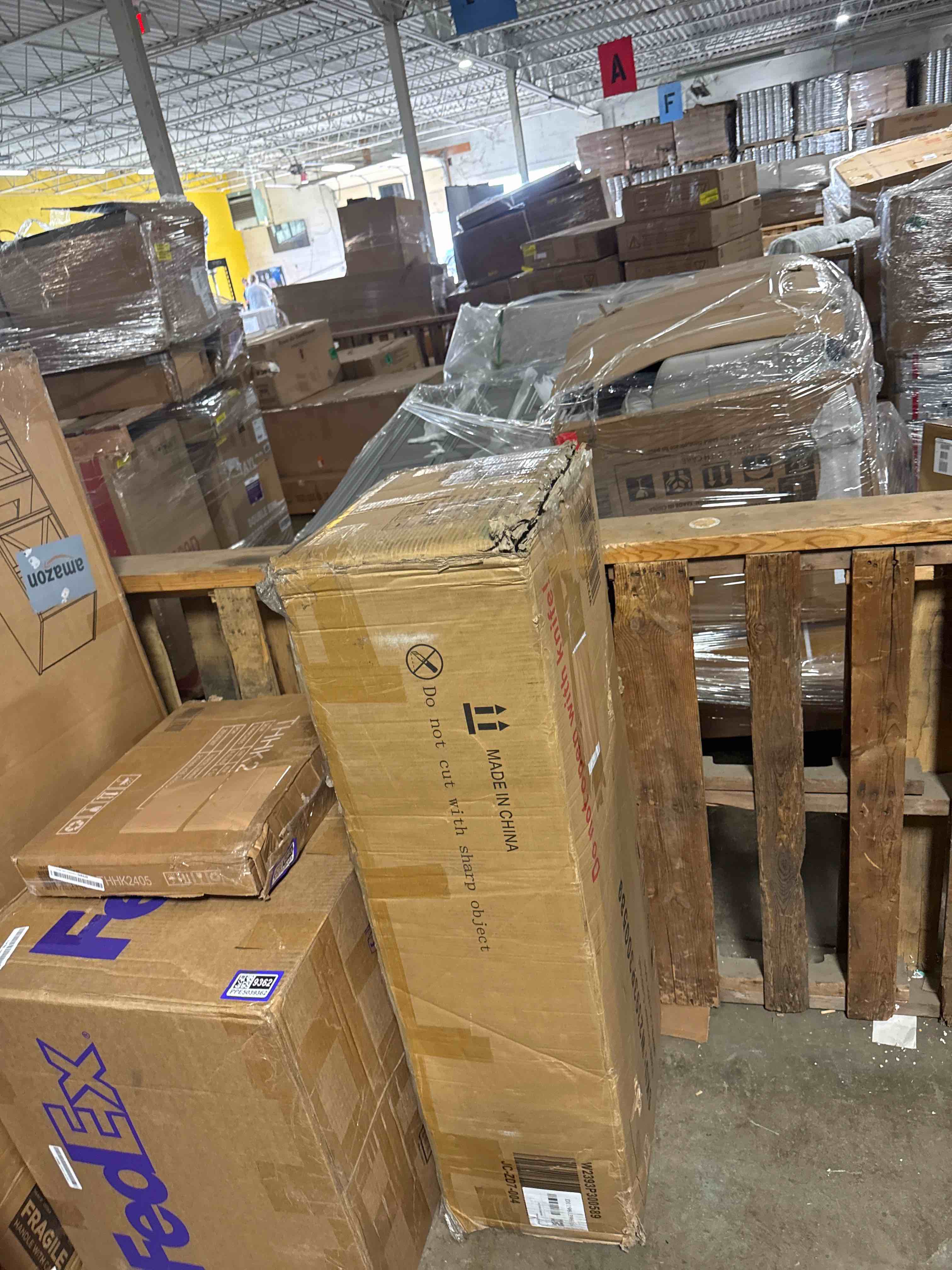 Condition photo showing New/Like New for fufu&gaga white 3 -drawer 30.3-in w standard chest