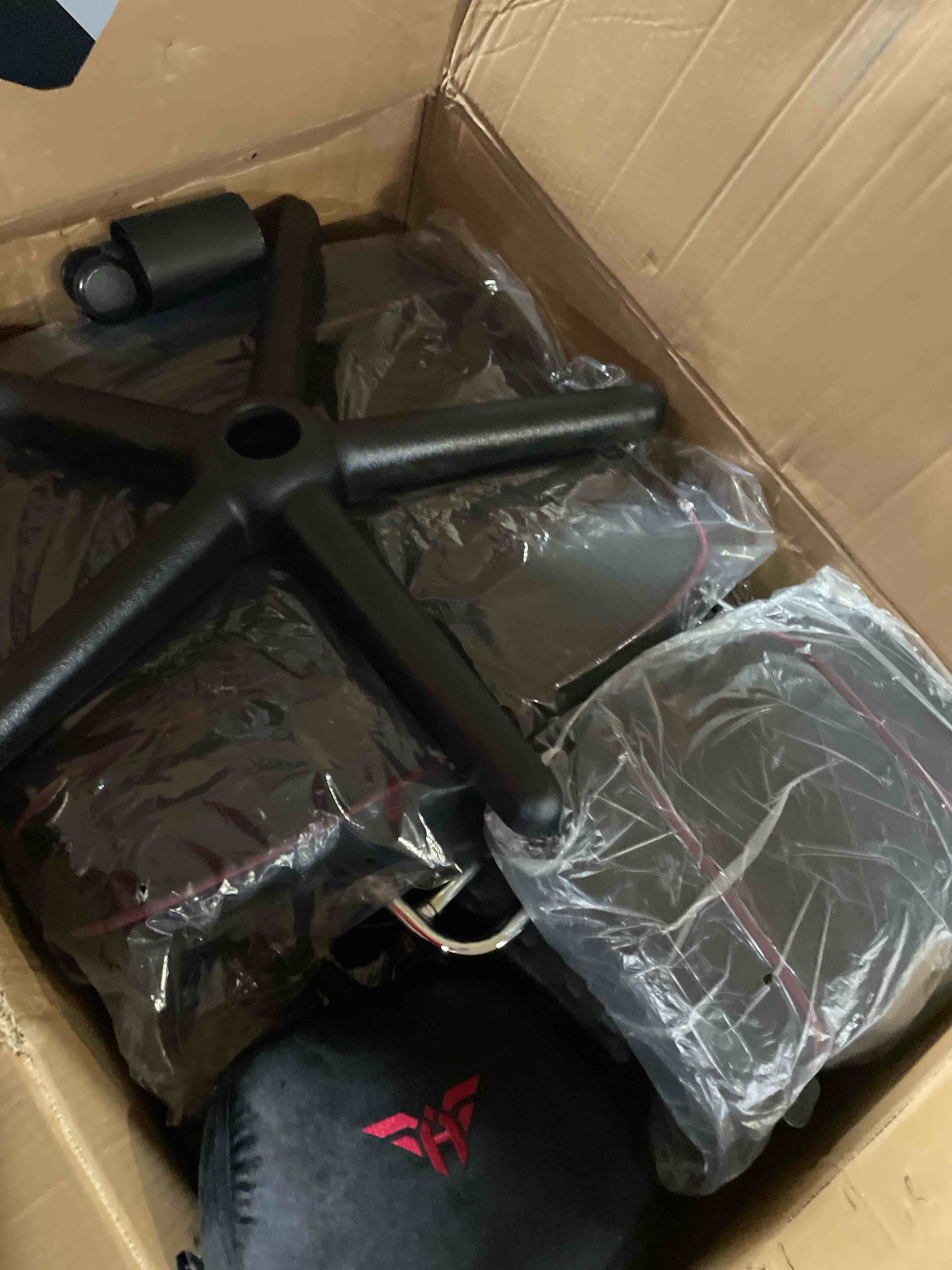 Condition photo showing New/Like New for vitesse big and tall gaming chair 400lb capacity with footrest, racing-style high back video game chair for adults, pu leather computer chair with oversized headrest for gaming and work