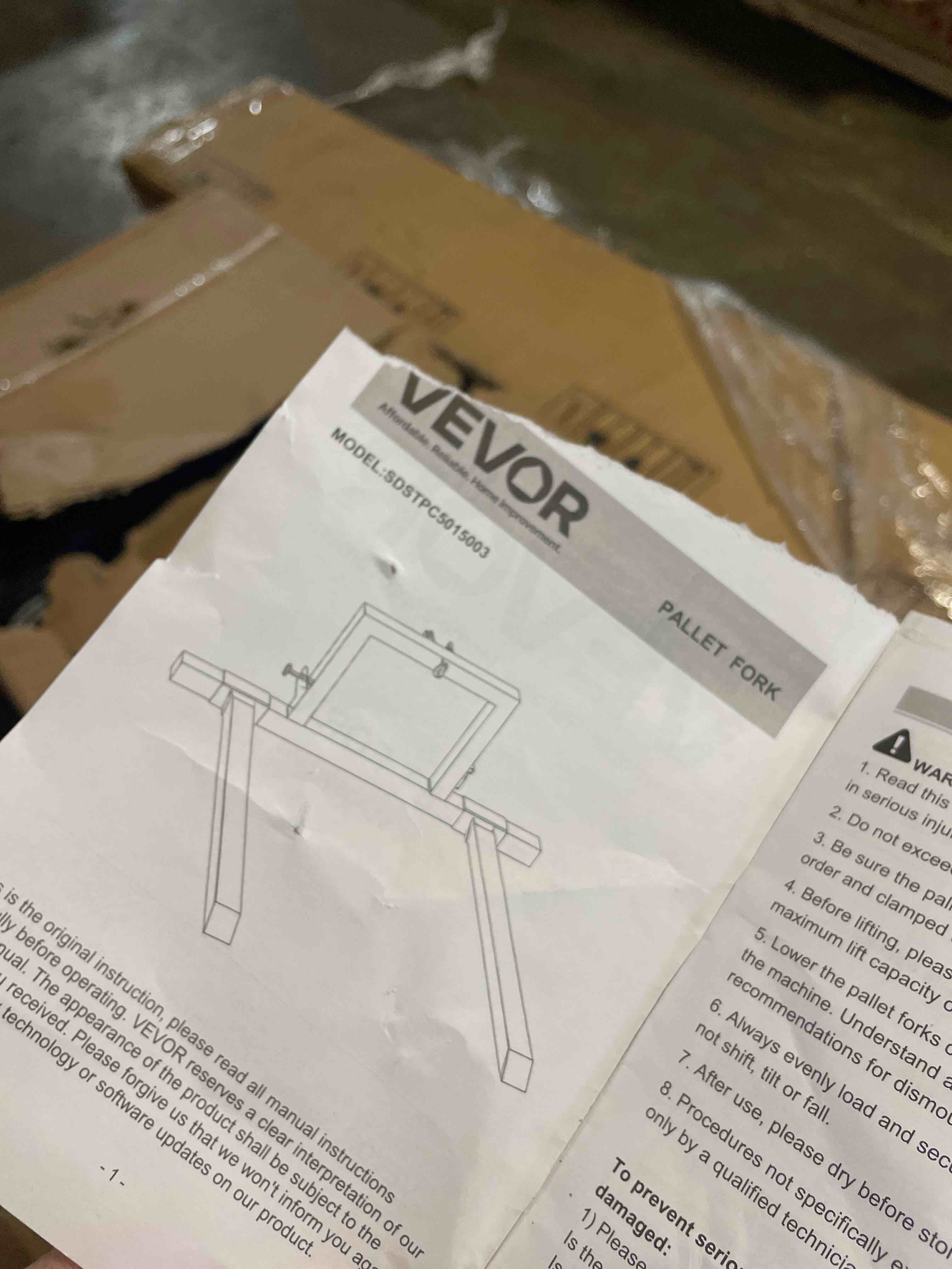 Condition photo showing Good Condition for vevor 3 point hitch pallet forks, 1500 lbs clamp on pallet forks, 50-inch total length heavy-duty tractor fork with 28.9-46 inch adjustable fork width, quick hitch attachments for category 1 tractors