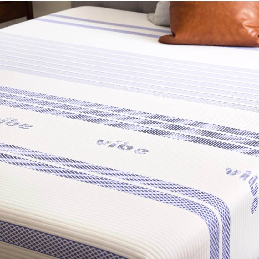 Condition photo showing New/Like New for vibe gel memory foam 10 inch mattress - bed-in-a-box - full size - pressure relief - certi-pur certified