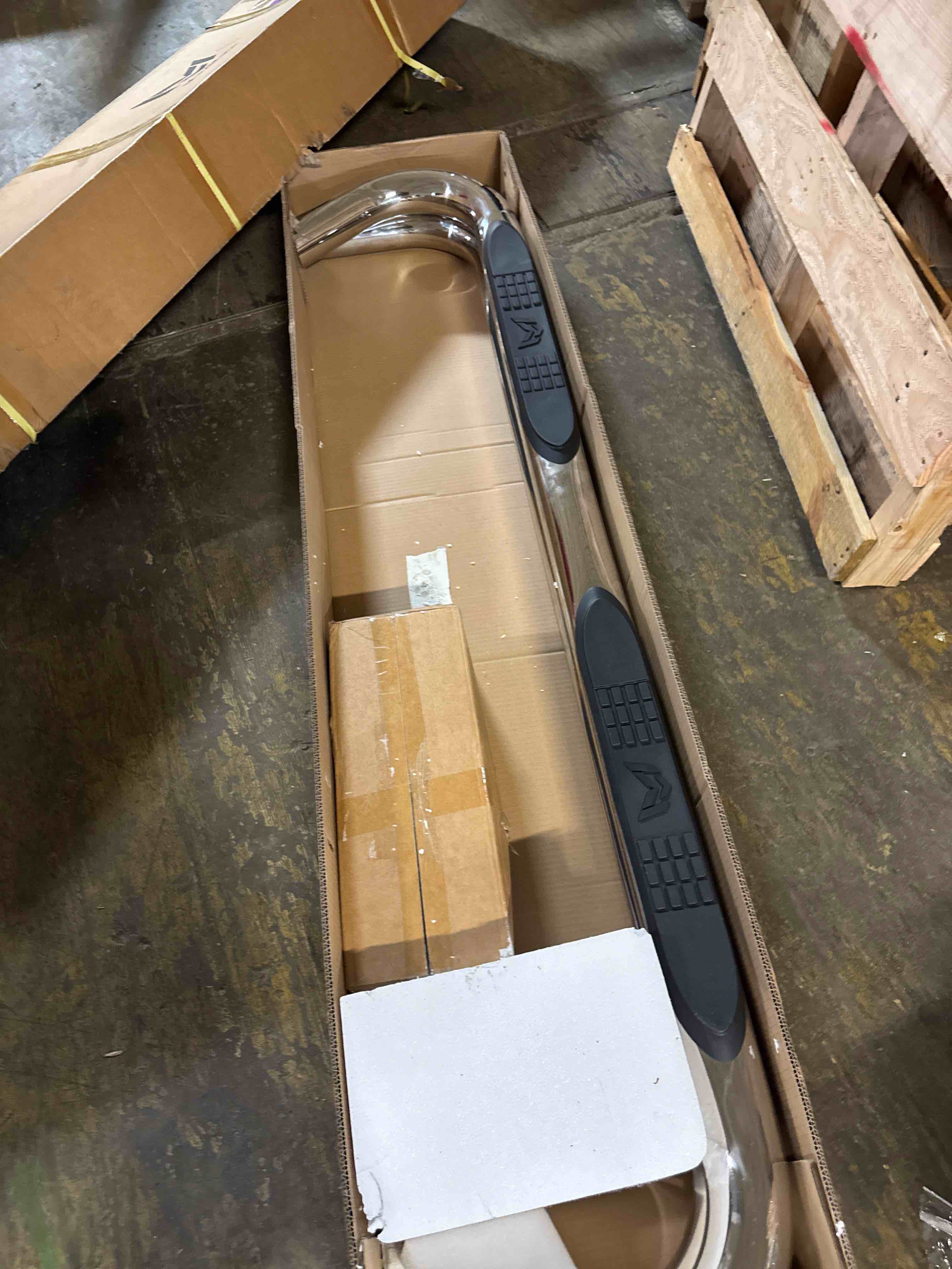 Condition photo showing New/Like New for maxmate 3" nerf bars compatible with 1988-1998 chevy gmc c/k reg cab; 1992-1994 blazer 2dr; 1995-1999 tahoe 2dr; 1992-1999 yukon 2dr | wb2c33807 | side step rails running boards