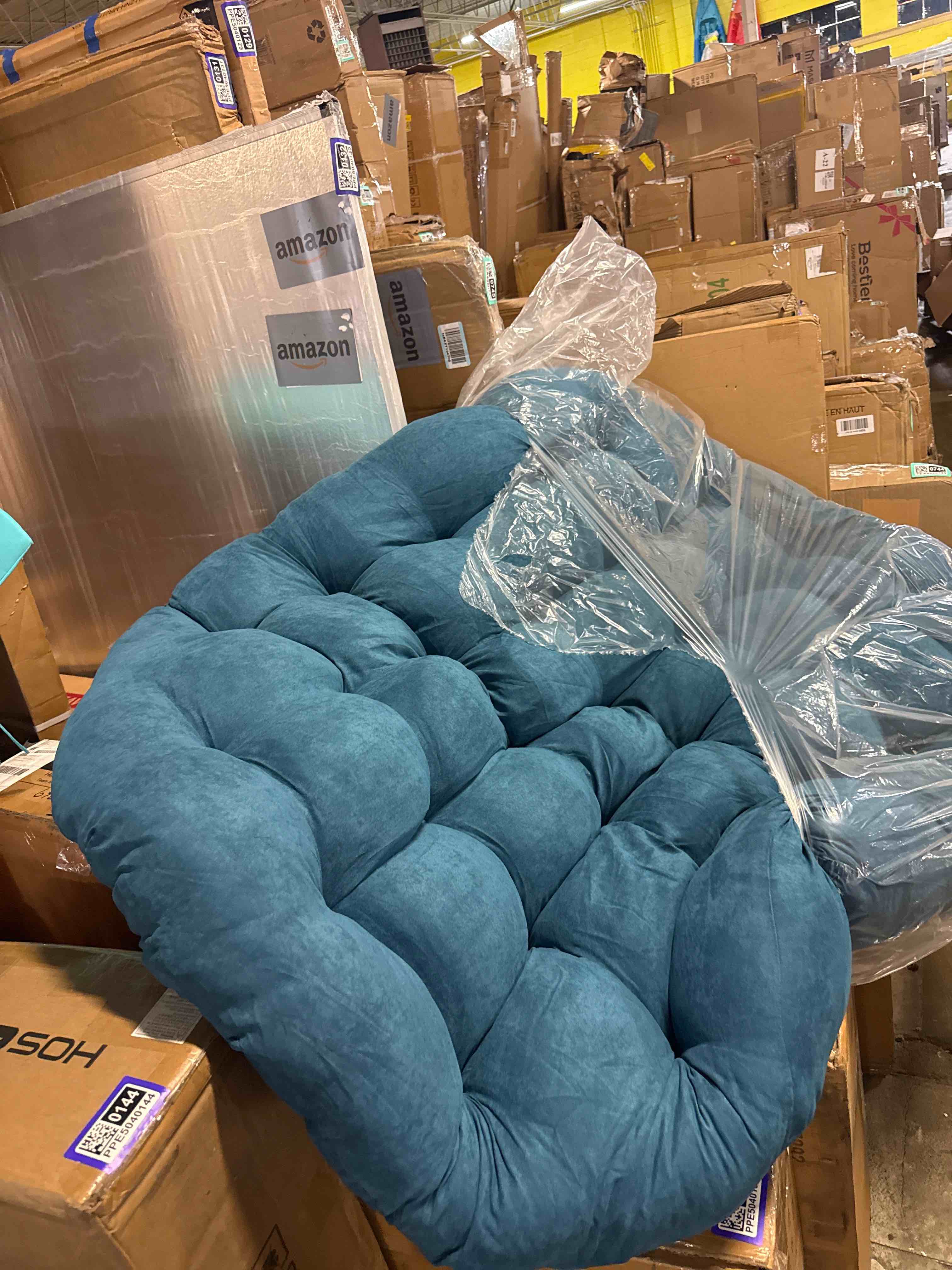 Condition photo showing New/Like New for papasan chair cushion outdoor, round papasan cushion indoor with ties, waterproof circle seat pad for porch patio garden, 45 in navy, cushion only dark cerulean 45 x 6 x 45 inch