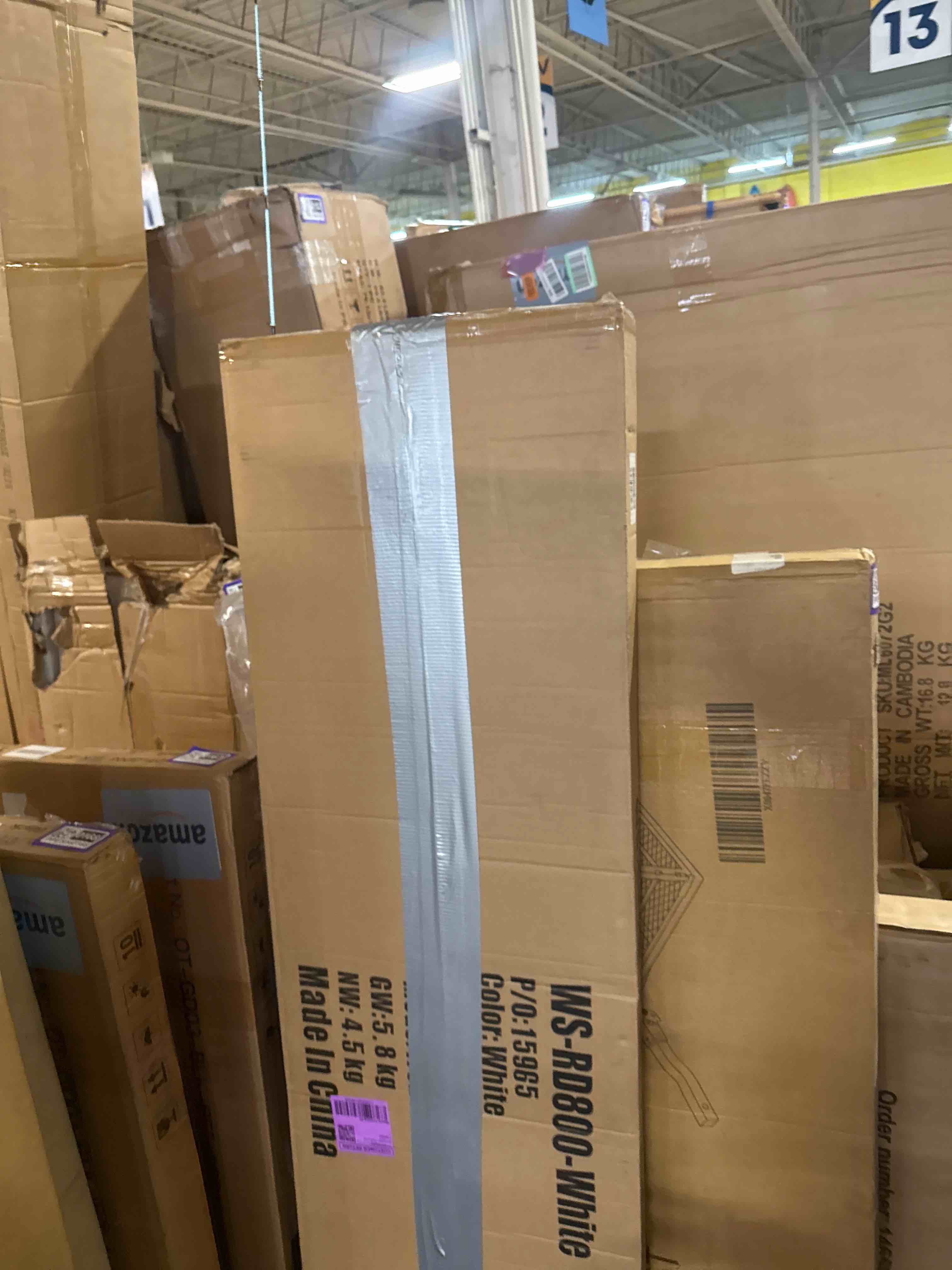 Condition photo showing New/Like New for 3 panel room divider privacy screen 5.57 ft tall privacy wall divider 66.9" x 15.7" each panel folding wood screen for home office bedroom restaurant