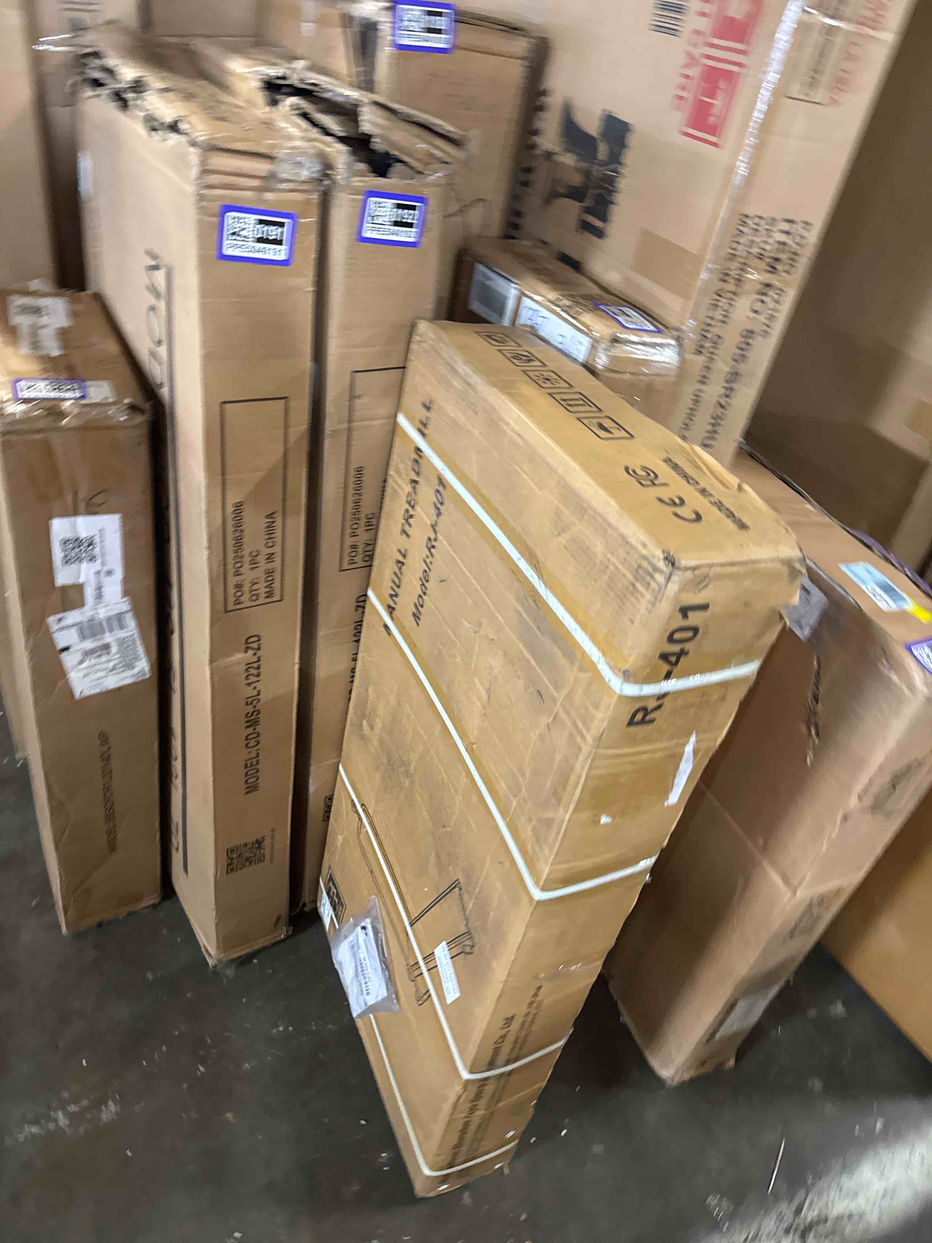 Condition photo showing New/Like New for akluer - rj401 non-electric treadmill w/ 5% incline, anti-slip belt, compact foldable motorless treadmill for small home/gym use - black